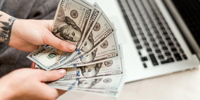 އެންމެ ރެޔަކުން މިލިޔަނަރުންނަށް ބަދަލުވެފައިވާ، ނަސީބުގަދަ 8 ފަރާތެއް!