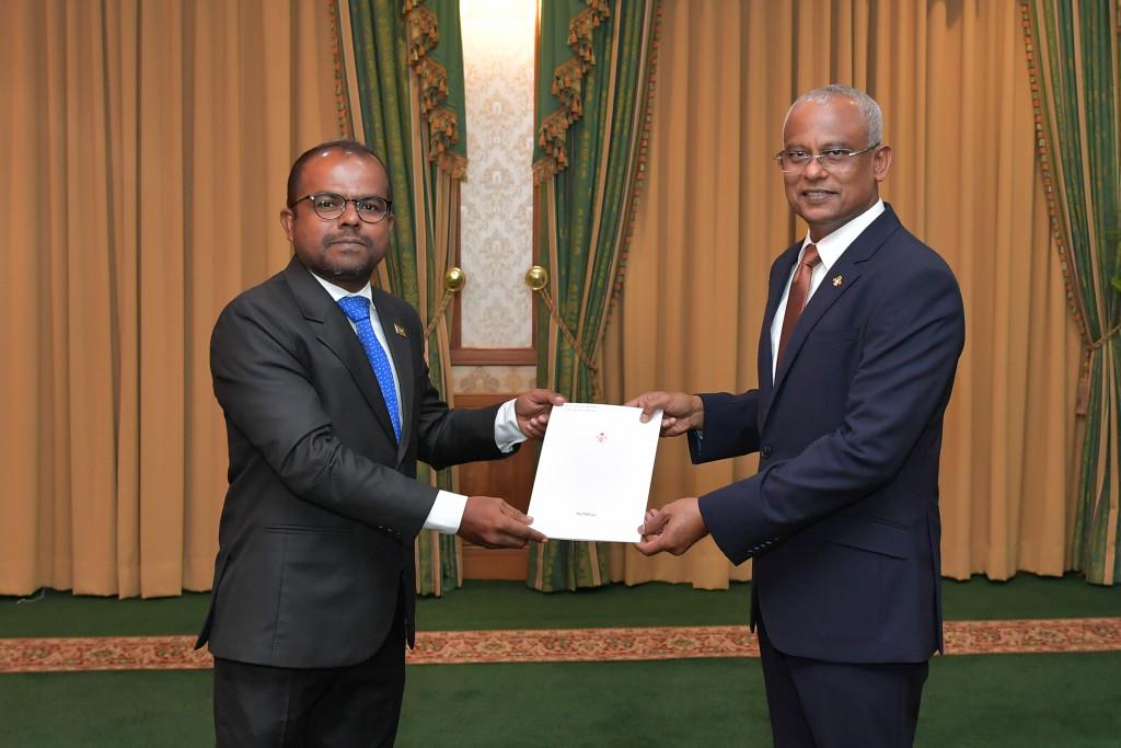 ފިޔާޒު އިސްތިއުފާ ދެއްވުމުން އިންފޮމޭޝަން ކޮމިޝަނަރުގެ މަގާމަށް މީހަކު ހޯދަނީ 