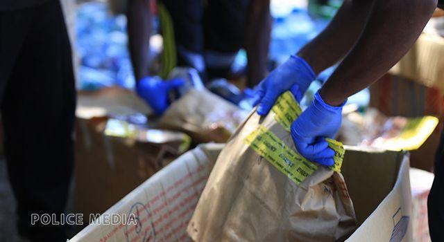 ވައިގެމަގުން ރާއްޖެއެތެރެކުރަން އުޅުނު 1 ކިލޯއަށްވުރެ ގިނަ މަސްތުވާތަކެތި އަތުލައިގެންފި