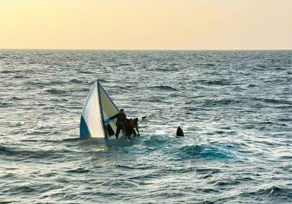 ދޯންޏެއް އަޑިއަށް ގޮސް ކަނޑުވި ބަޔަކު ސަލާމަތް ކޮށްފި