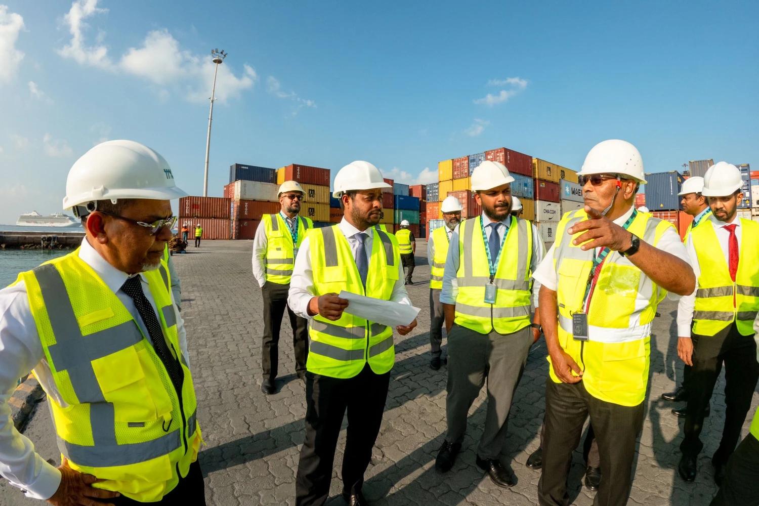 މިނިސްޓަރ މުއްޠަލިބް މާލޭ ކޮމާޝަލް ހާބަރަށް ޒިޔާރާތްކޮށްފި