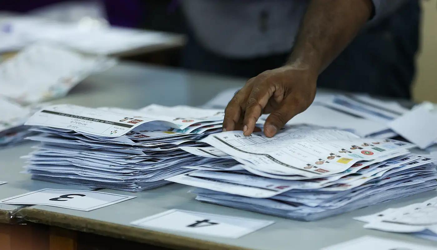 ތިން އިންތިހާބުގެ ވޯޓު ކަރުދާސް ޗާޕް ކުރުމުގެ މަސައްކަތް ފަށައިގެން ކުރިއަށް!