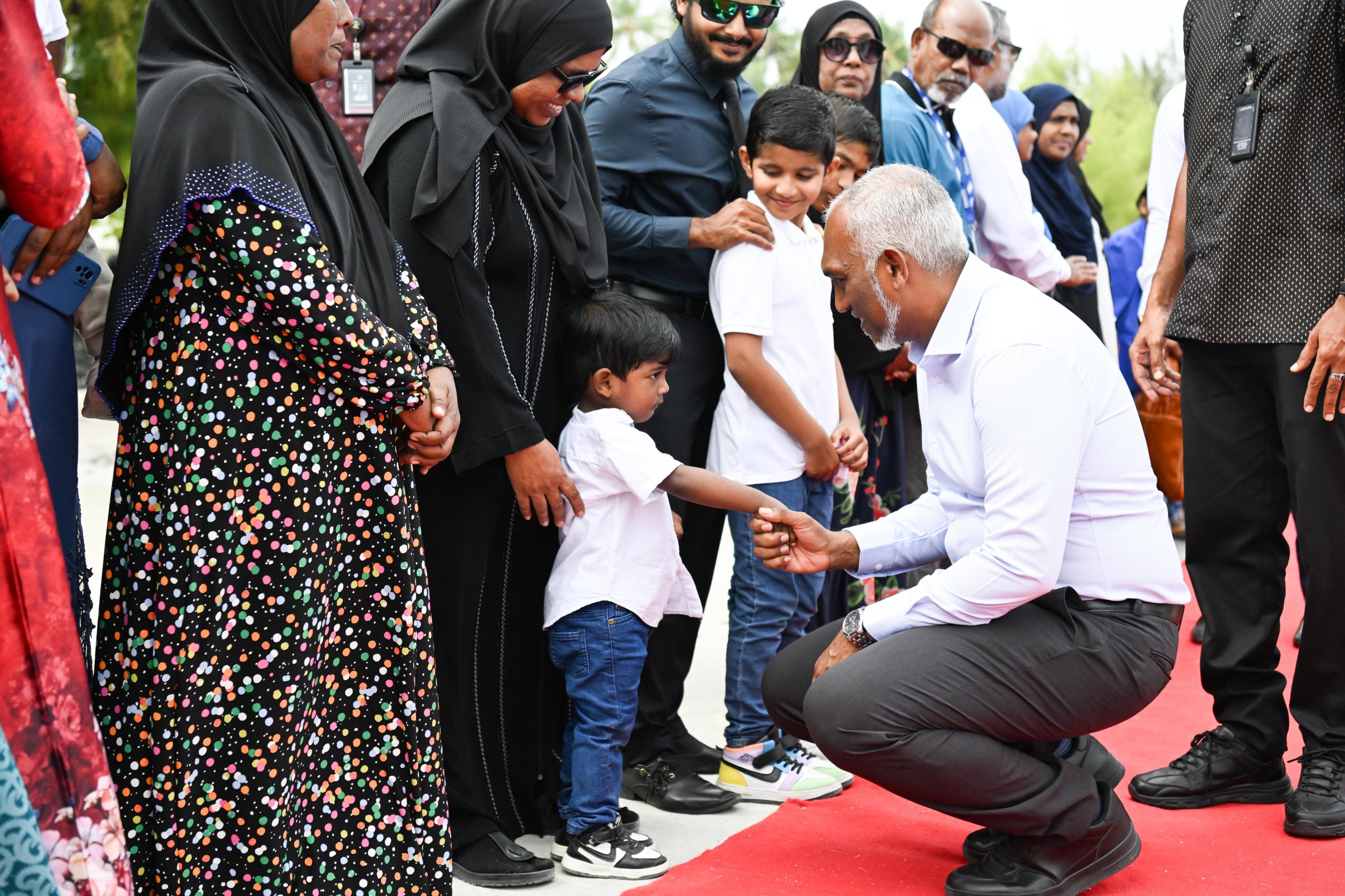 ރައީސް ތ އަތޮޅަށް ކުރެއްވި ދަތުރުފުޅު ނިންމަވާލައްވައިފި