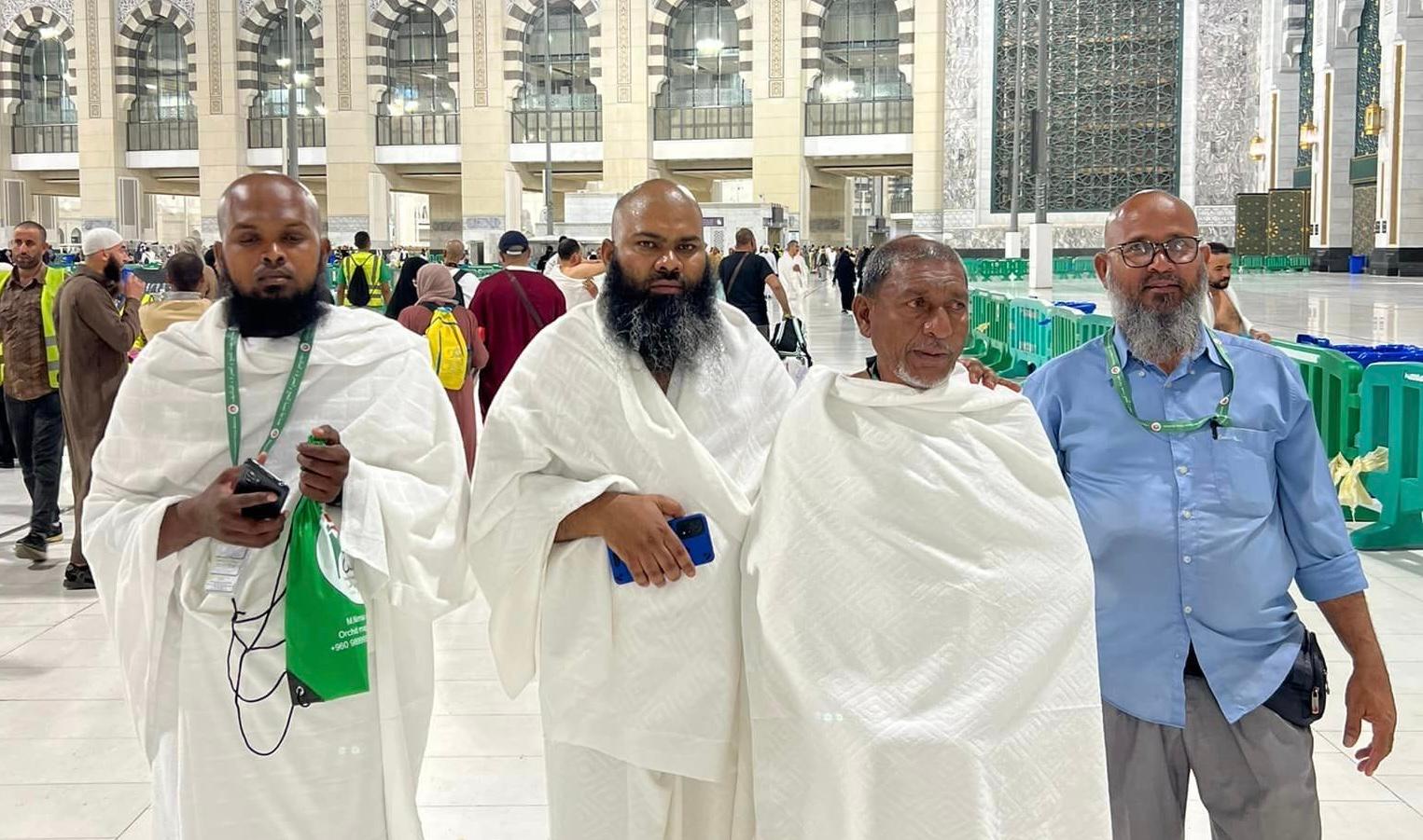 އުމްރާއަށް ގޮސް ހުއްޓާ ގެއްލިގެން ހޯދަމުންދިޔަ މީހާ ފެނިއްޖެ, ހާލު ރަނގަޅު