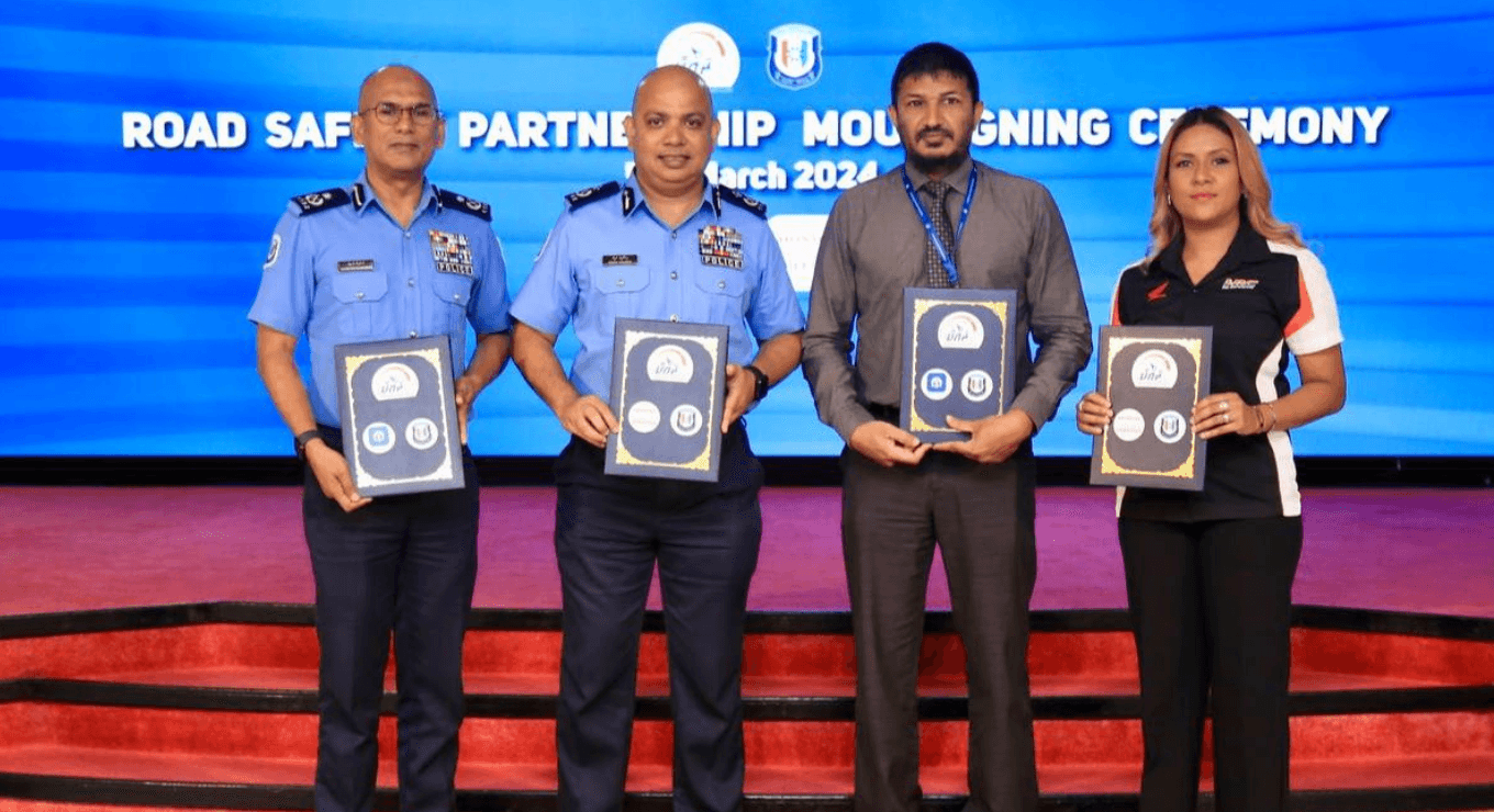 ރައްކާ ރޯޑް ސޭފްޓީ ކެމްޕެއިންގެ މައި ޕާޓްނަރުންނާއި އެކު ސޮއިކޮށްފި