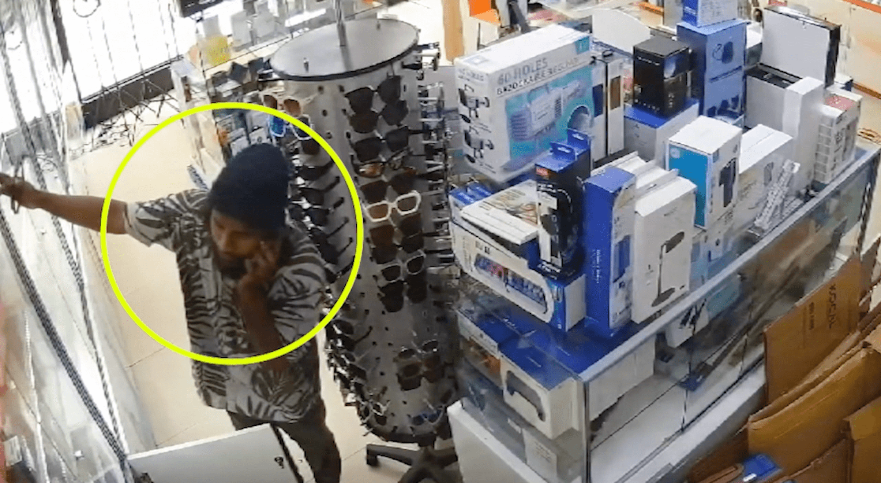 ފޯނެއް ވަގަށް ނަގާފައިވާ މައްސަލައެއްގައި މީހަކު ހޯދަނީ