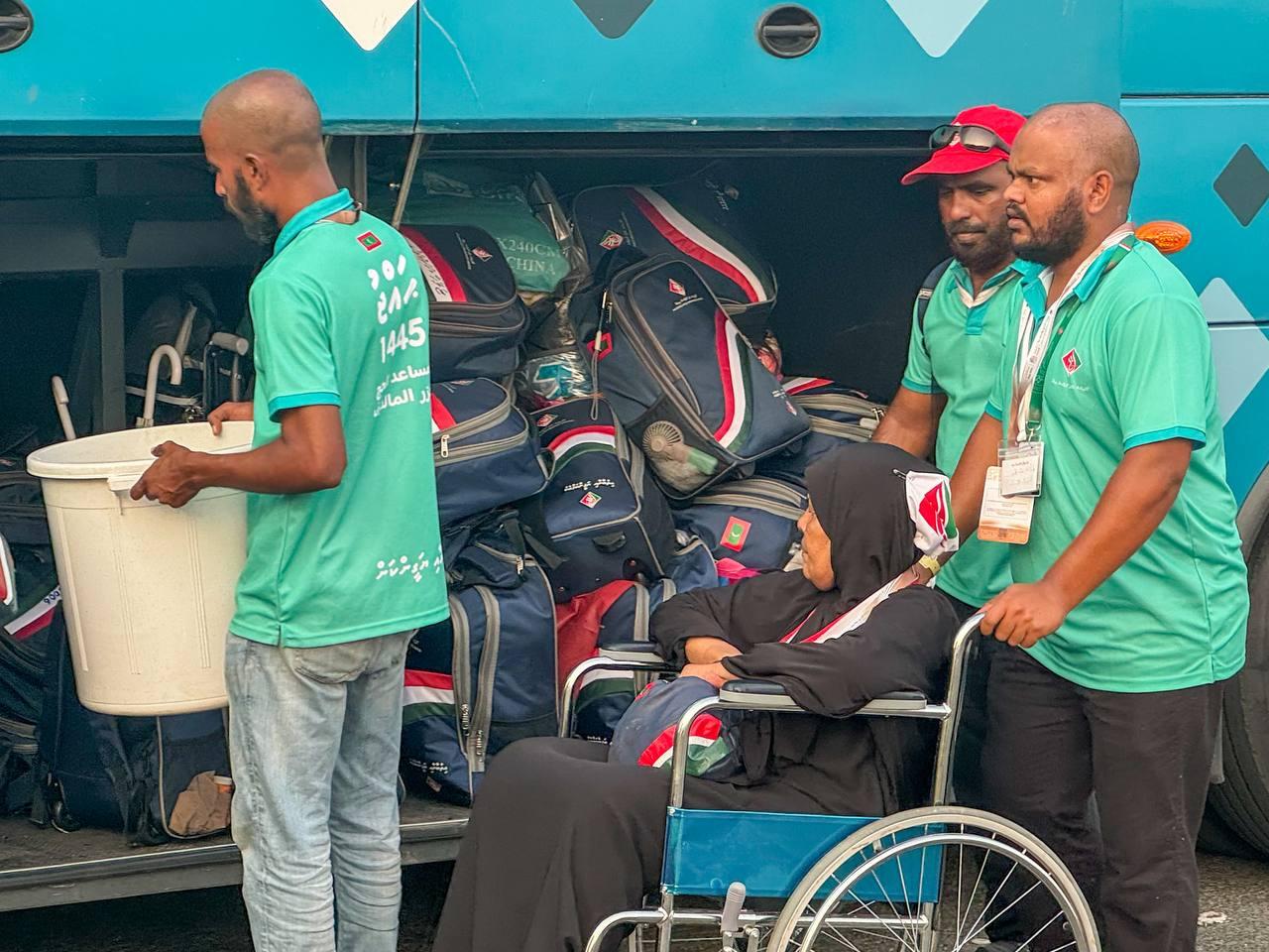 ދިވެހި ހައްޖުވެރިން މައްކާއަށް ދަތުރުފަށައިފި