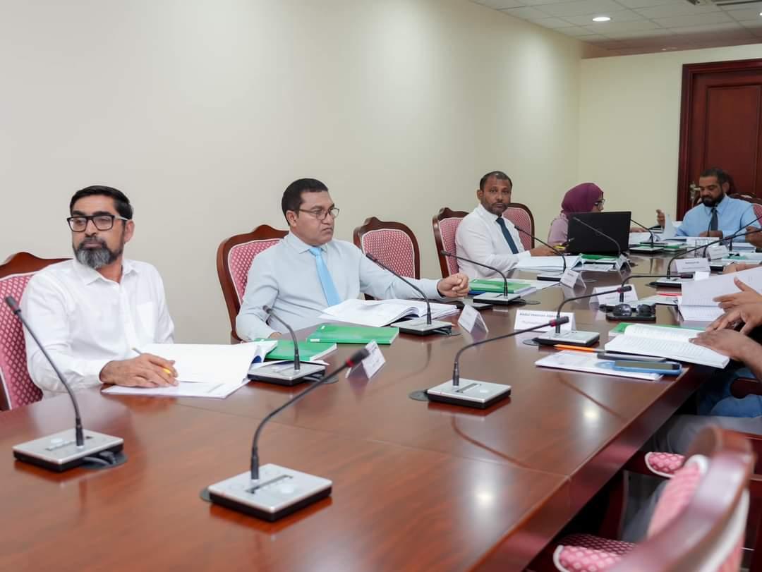 މާލީ ބަޔާންތައް ހުށަހަޅަންޖެހޭ މުއްދަތު އަވަސްކުރަން ކޮމިޓީން ނިންމައިފި