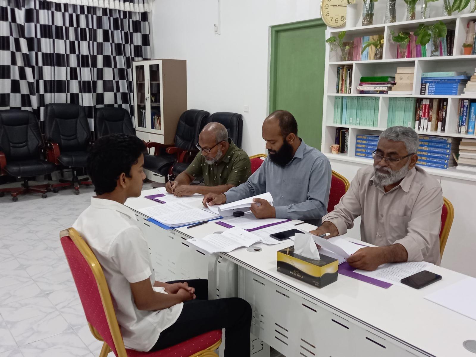 ޒުވާން ޚަތީބުންގެ އިންޓަވިއު އައްޑޫ ސިޓީގައި