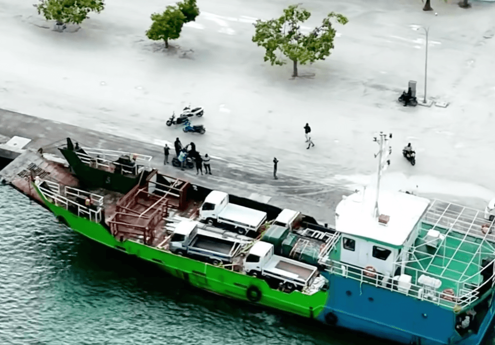 ލާމުގައި ވެމްކޯގެ ހިދުމަތް ފެށުމަށް ބޭނުންވާ ވެހިކަލްތަކާއި ސަޕްލައިތައް އެއަތޮޅަށް!