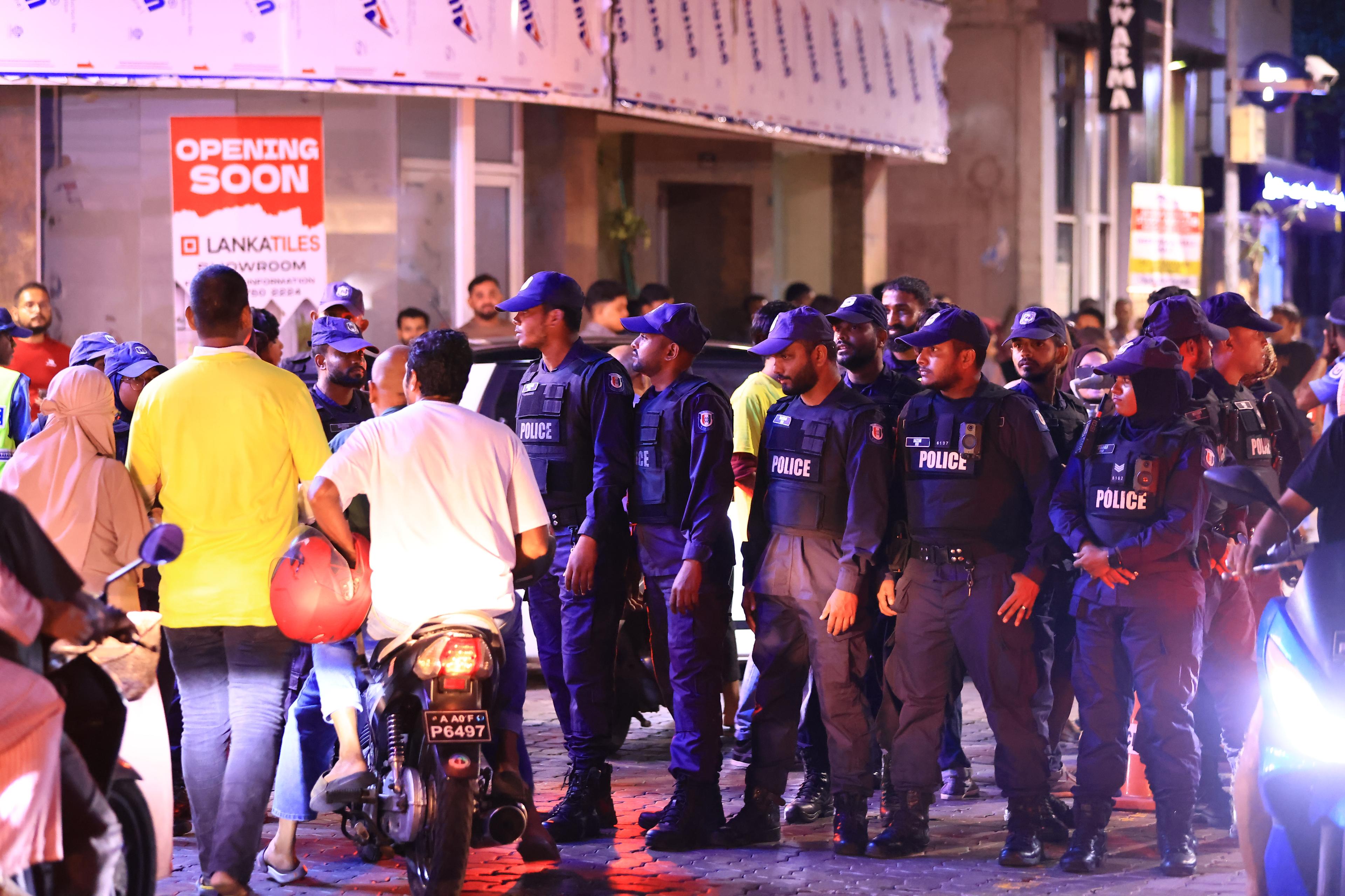 އަންނަ ހުކުރުގައި މަގުތަކަށް ކުށްކުރާ ގްރޫޕްތައް ނެރެ މާލެތެރެ ހަލަބޮލި ކުރަންއުޅޭ ކަމަށް ފުލުހުން ތުހުމަތުކޮށްފި