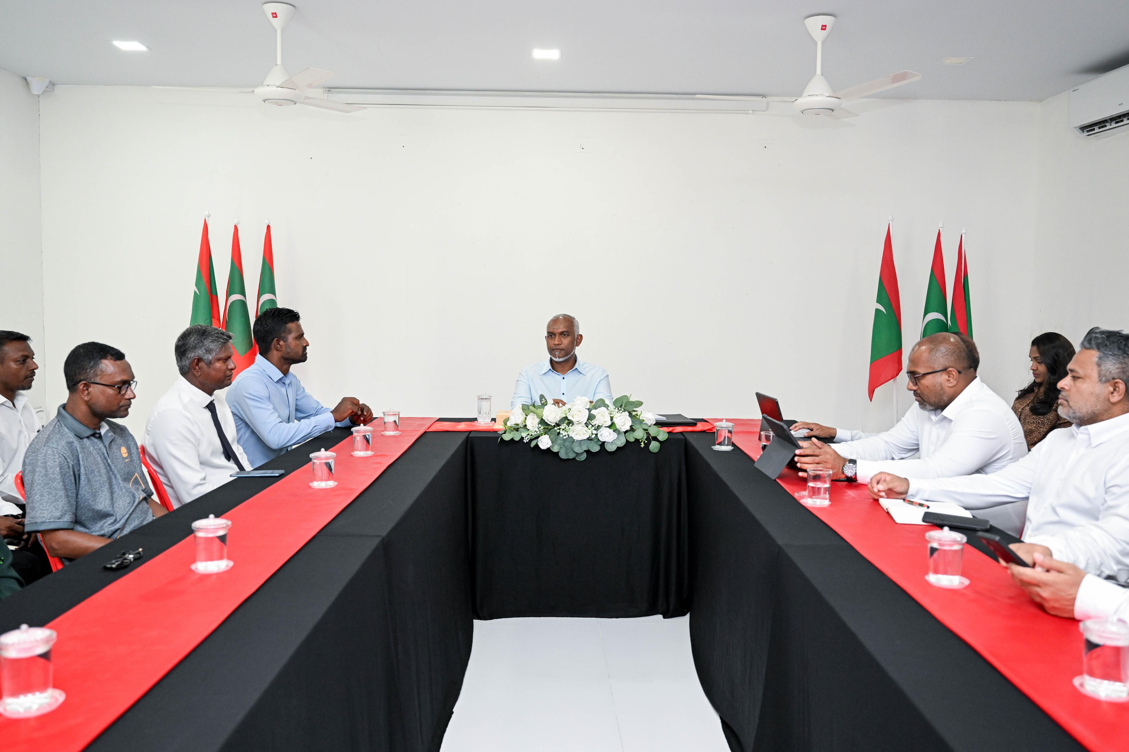 ކަނޑިތީމު ރައްޔިތުންނަށް އެންމެ މުހިންމު ކަންކަމާ ގުޅޭގޮތުން މަޝްވަރާކުރައްވައިފި