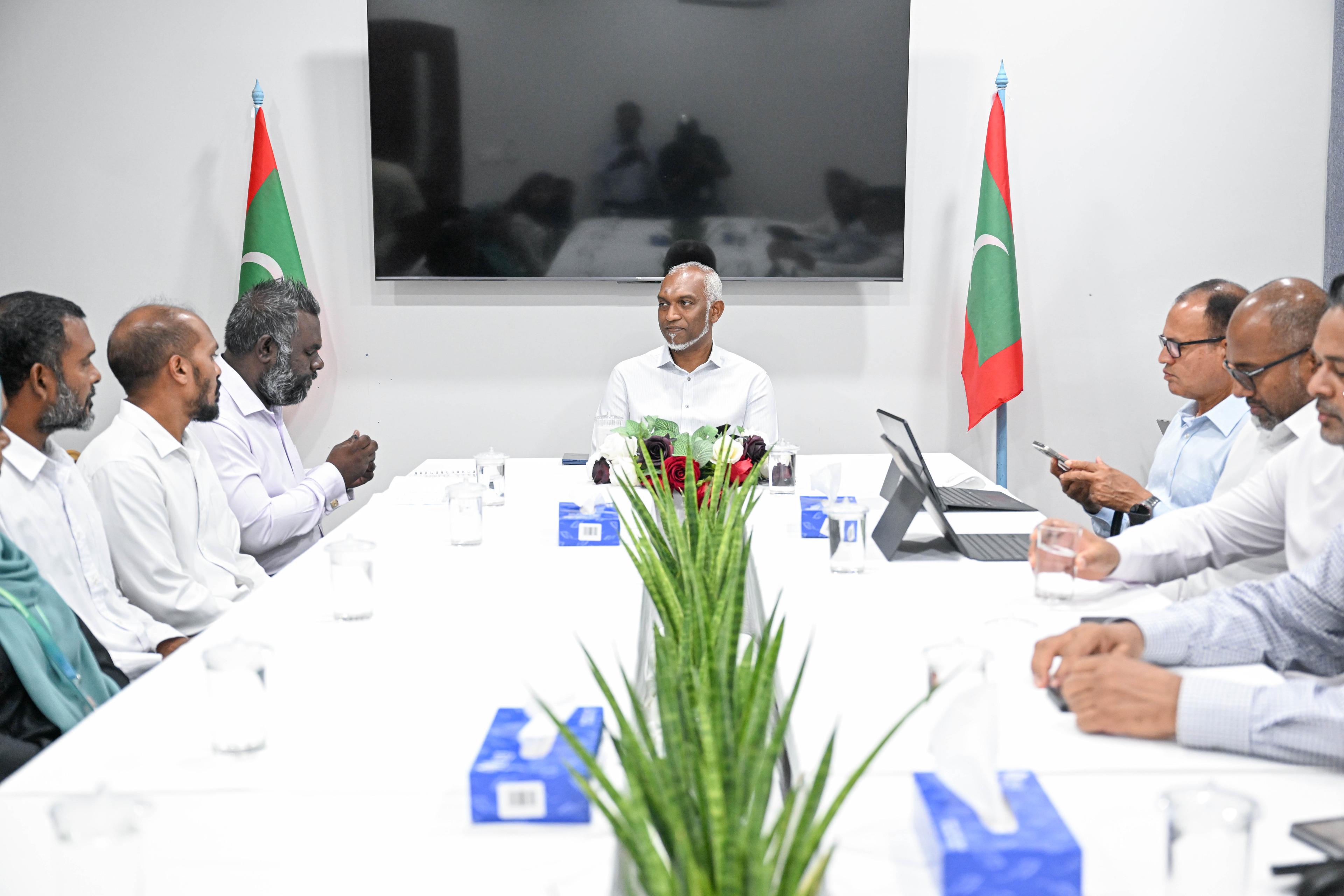 ފޭދޫ ރައްޔިތުންނަށް އެންމެ މުހިންމު ކަންކަމާ ގުޅޭގޮތުން މަޝްވަރާކުރައްވައިފި