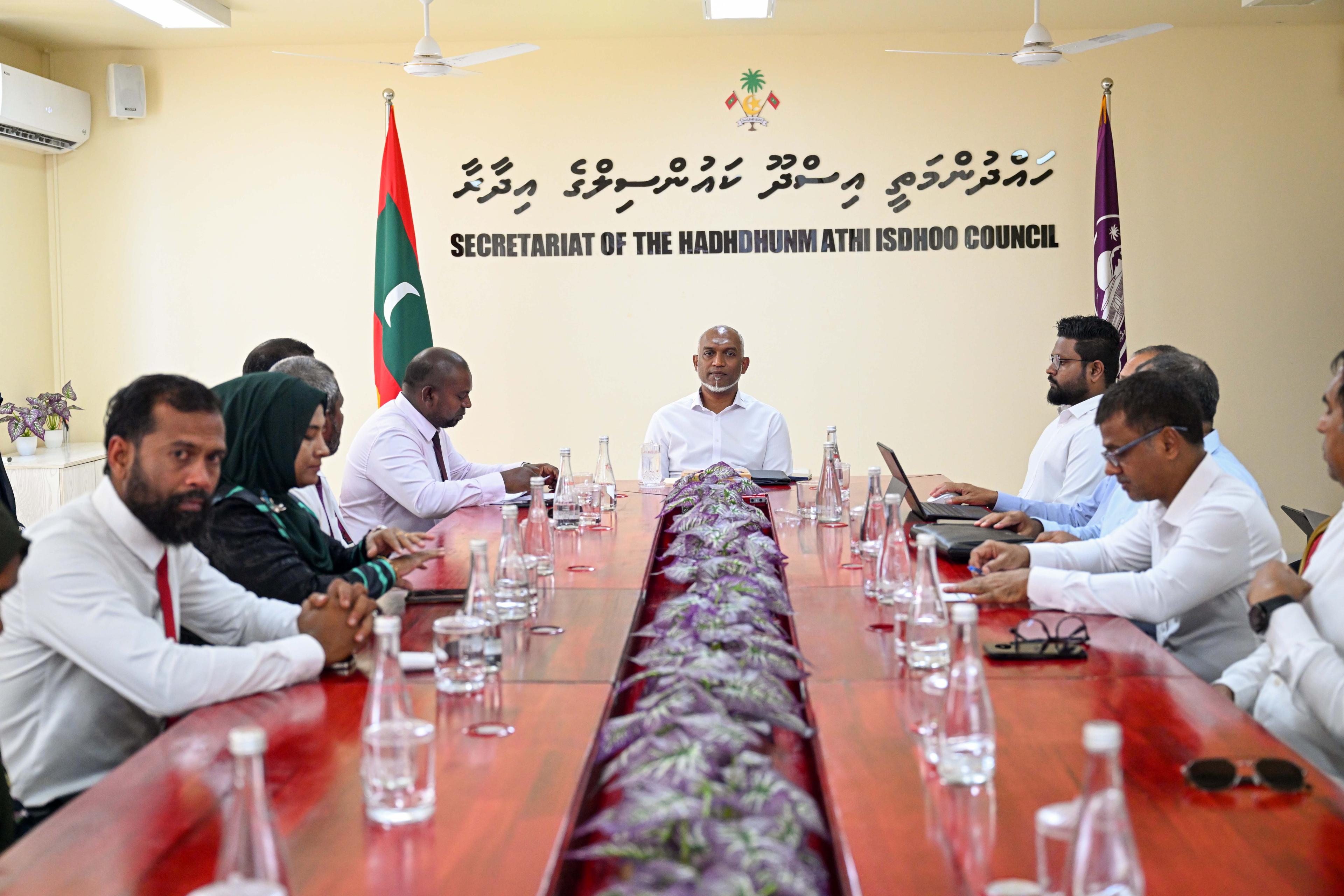 އިސްދޫގައި އިންޑޯރ ބެޑްމިންޓަން ކޯޓެއް އަޅައިދެއްވުމަށް ރައީސްގެ އަރިހުން އެދެފި