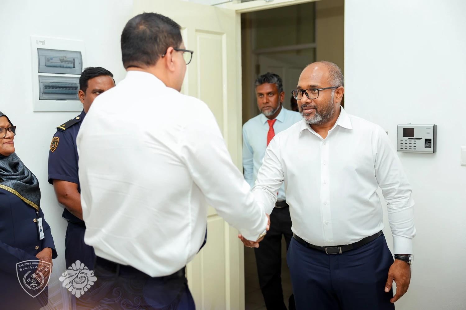 ބާޠިލުކުރެވޭ ވަރކް ޕަރމިޓްތަކުގެ ކޯޓާ ސްލޮޓް ރިލީޒްކުރެވޭނީ ދައްކަންޖެހޭ ހުރިހާ ފީއެއް ދެއްކުމުން!