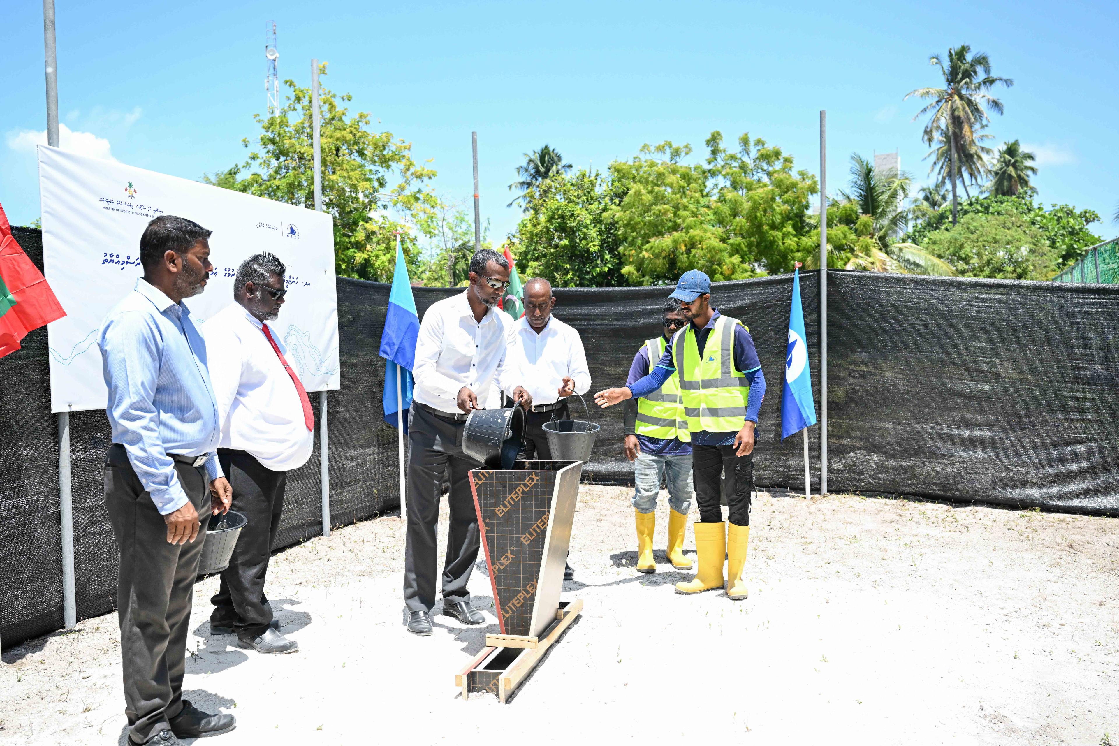 ހަންޏާމީދޫ ވޮލީކޯޓު ތަރައްޤީކުރުމުގެ އަމަލީ މަސައްކަތް ފަށައިފި