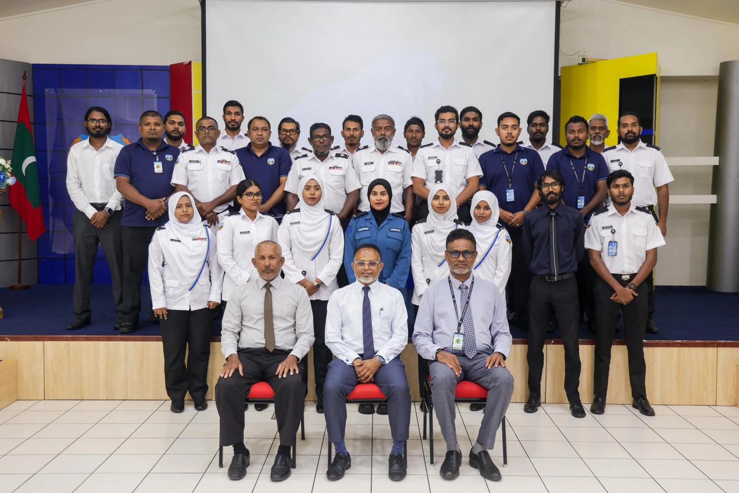 ކަސްޓަމްސް އޮފިސަރުންނަށް ޤާބިލުކަން އިތުރުކުރުމުގެ މަސައްކަތު ބައްދަލުވުމެއް ބާއްވައިފި