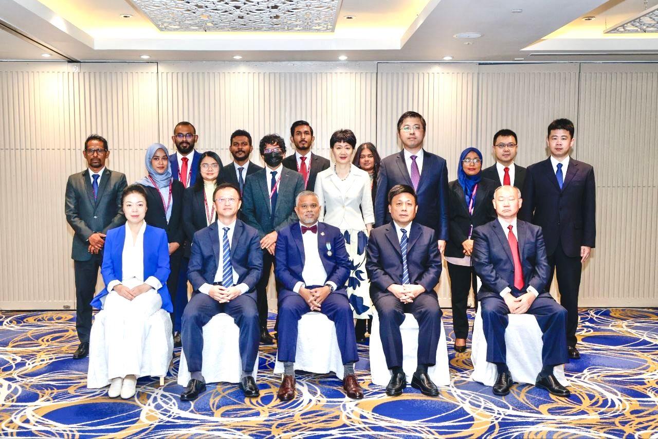 ޕީޖީގެ  ދަޢުވަތަކަށް ޗައިނާގެ ސުޕްރީމް ޕީޕަލްސް ޕްރޮކިއުޓޮރޭޓްގެ އިސް ވެރިންގެ ވަފްދެއް ރާއްޖެއަށް!