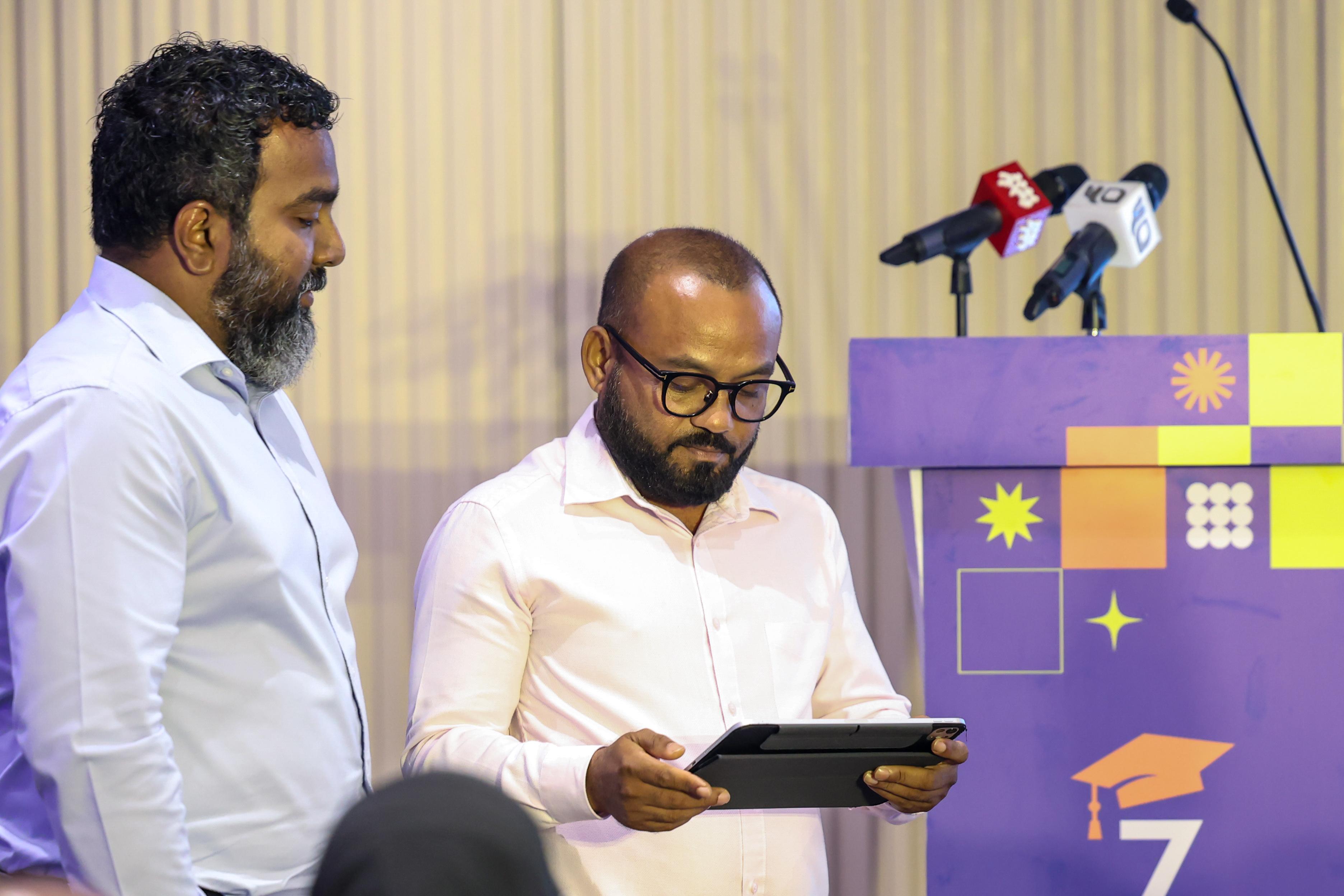ކިއު ސްޓަޑީ މޯލްޑިވްސް ރީބްރޭންޑްކޮށްފި: މިހާރު އެއީ ޒެޑެކްސް ސްޓަޑީ އެބްރޯޑް!