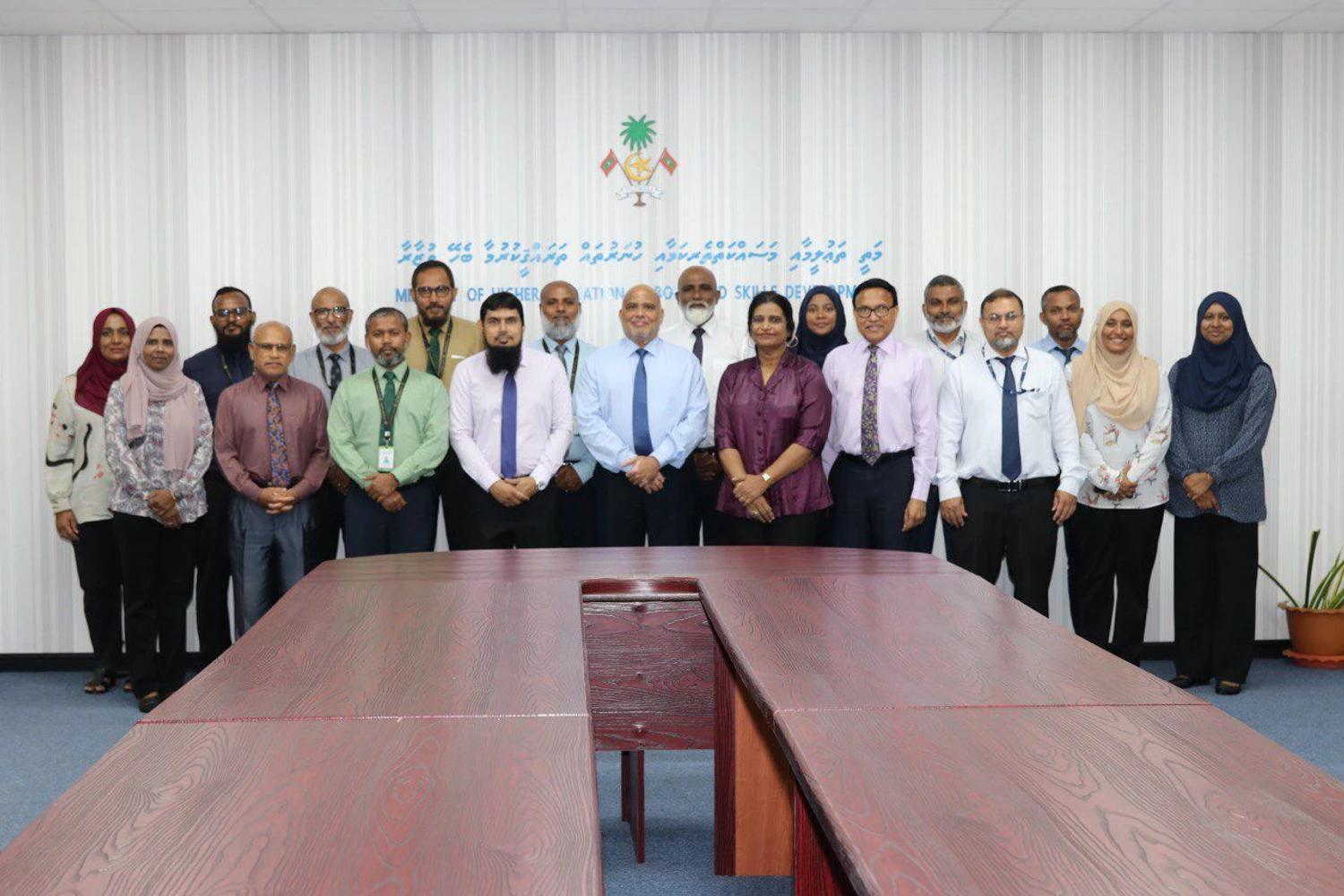 ބޭރު ބަސްބަހުން މުއާމަލާތު ކުރުމުގެ ހުނަރު ދަސްކުރުމުގެ ފުރުސަތު ފަހިކޮށް ތަމްރީނުކުރުމަށް ފަހުމުނާމާގައި ސޮއިކޮށްފި