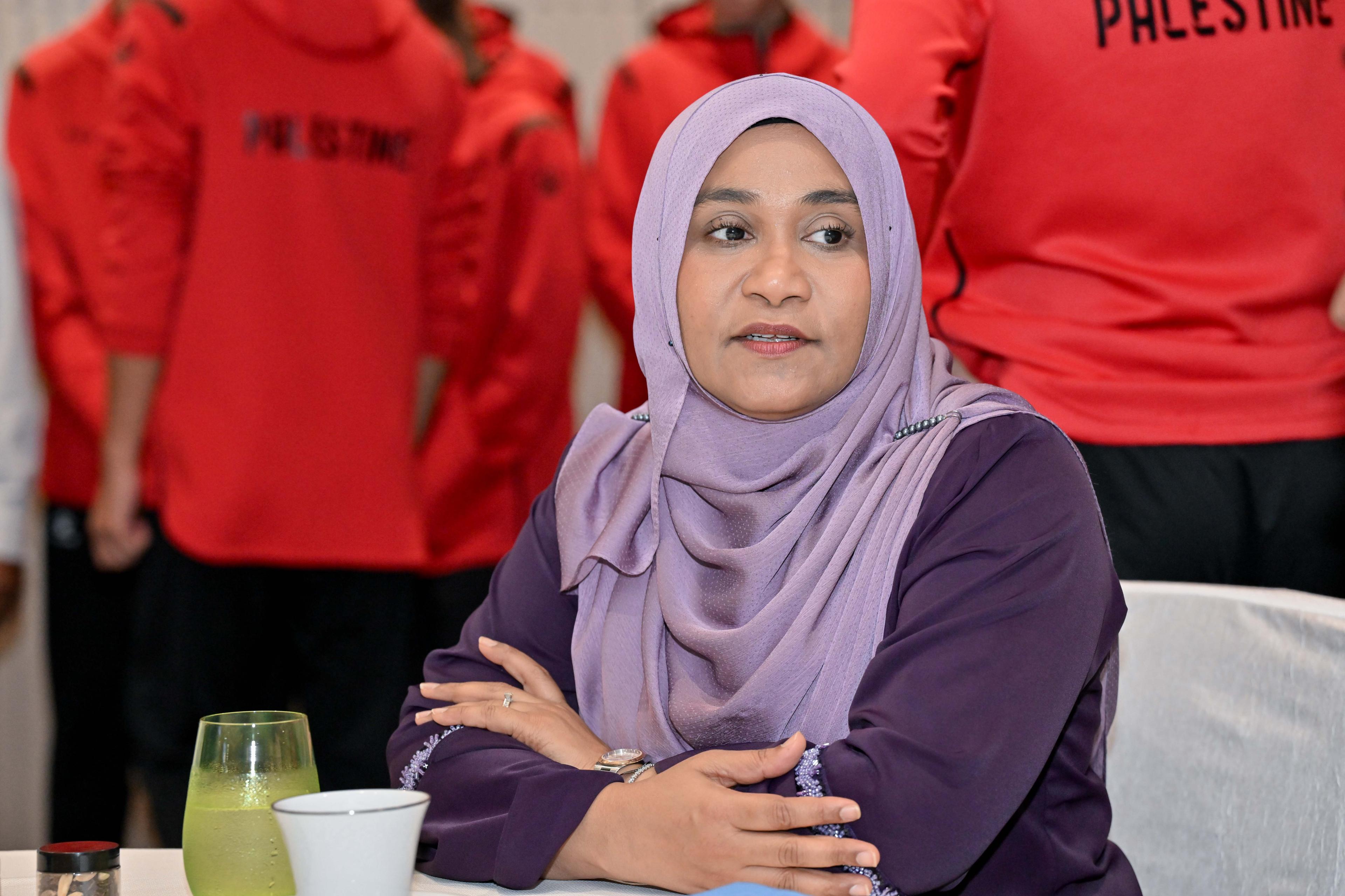 އޭ.އެމް.އާރްގެ ސަބަބުން ކުރިމަތިވާ ގޮންޖެހުންތަކަށް ސަމާލުވެ، ހަރުދަނާ ފިޔަވަޅުތަކެއް އެޅުމަށް ފަސްޓް ލޭޑީ ގޮވާލައްވައިފި