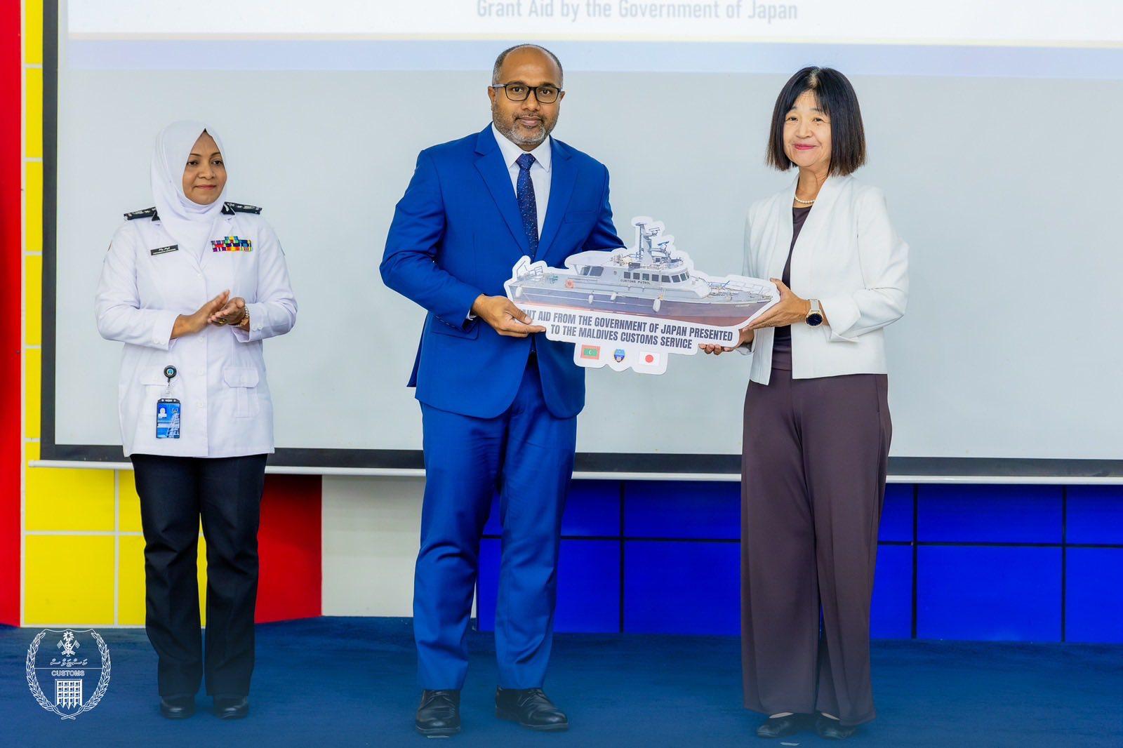 ޖަޕާނު ސަރުކާރުން 82 ފޫޓުގެ ޕެޓްރޯލް ވެސަލްއެއް ހަދިޔާކޮށްފި