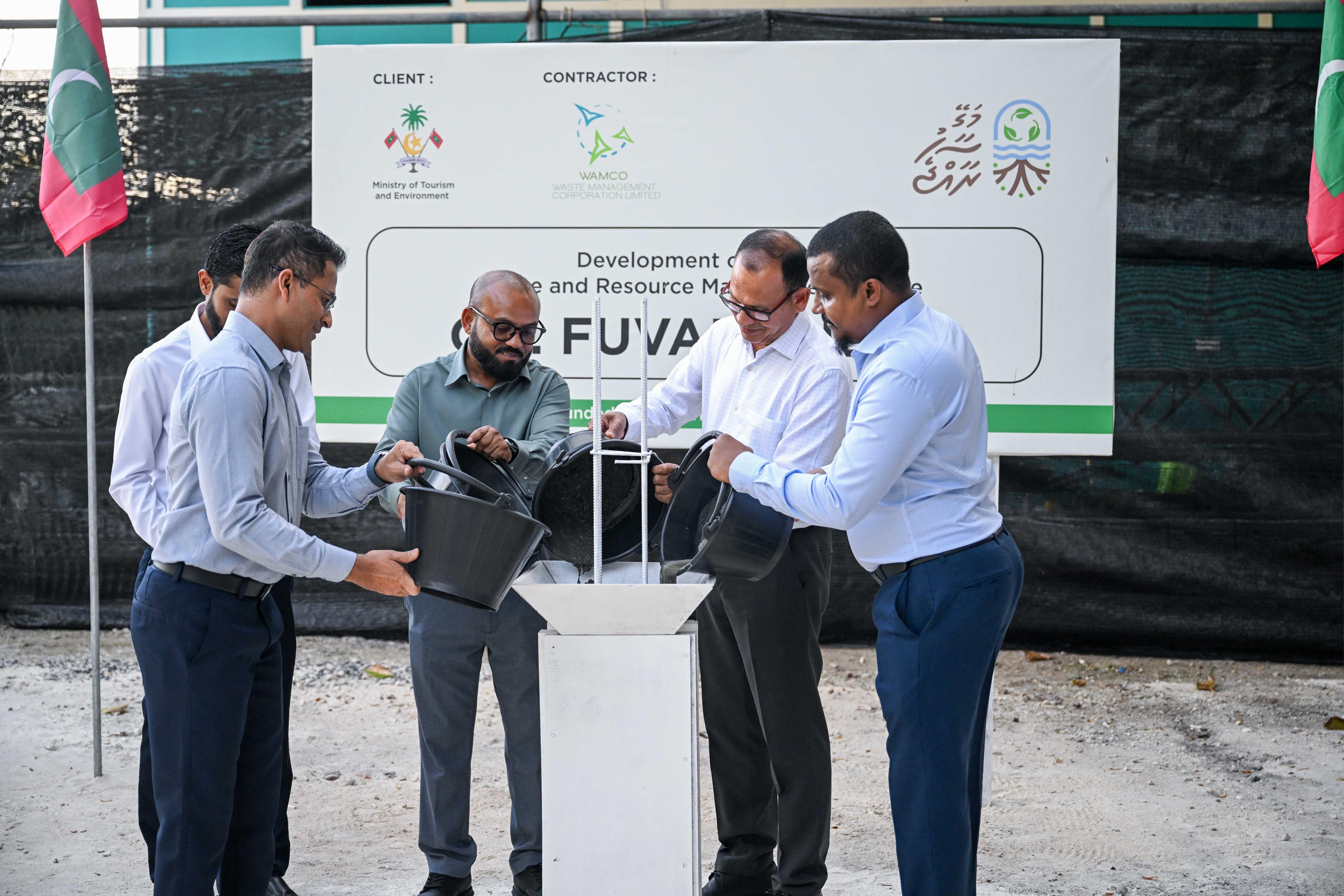 ފުވައްމުލަކު ކުނި މެނޭޖްކުރާ މަރުކަޒު ތަރައްޤީކުރުމުގެ އަމަލީ މަސައްކަތް ފަށައިފި