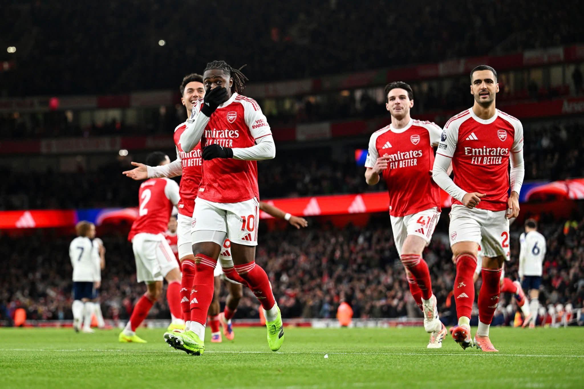 ފަސޭހަކަމާއެކު ޓޮޓެންހަމް ބަލިކޮށް އާސެނަލް އިން ހަ ޕޮއިންޓަށް ލީޑު ފުޅާކޮށްފި