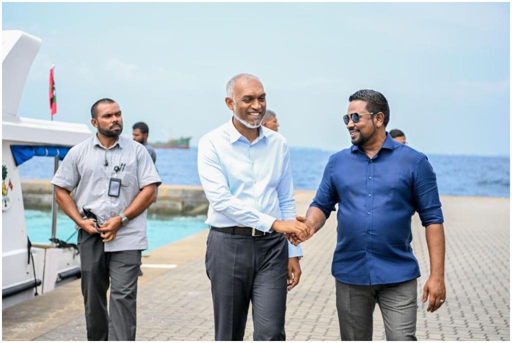 ރައީސް މިރޭ ވިލިމާލޭގެ ރައްޔިތުންނާއި ބައްދަލުކުރައްވަނީ