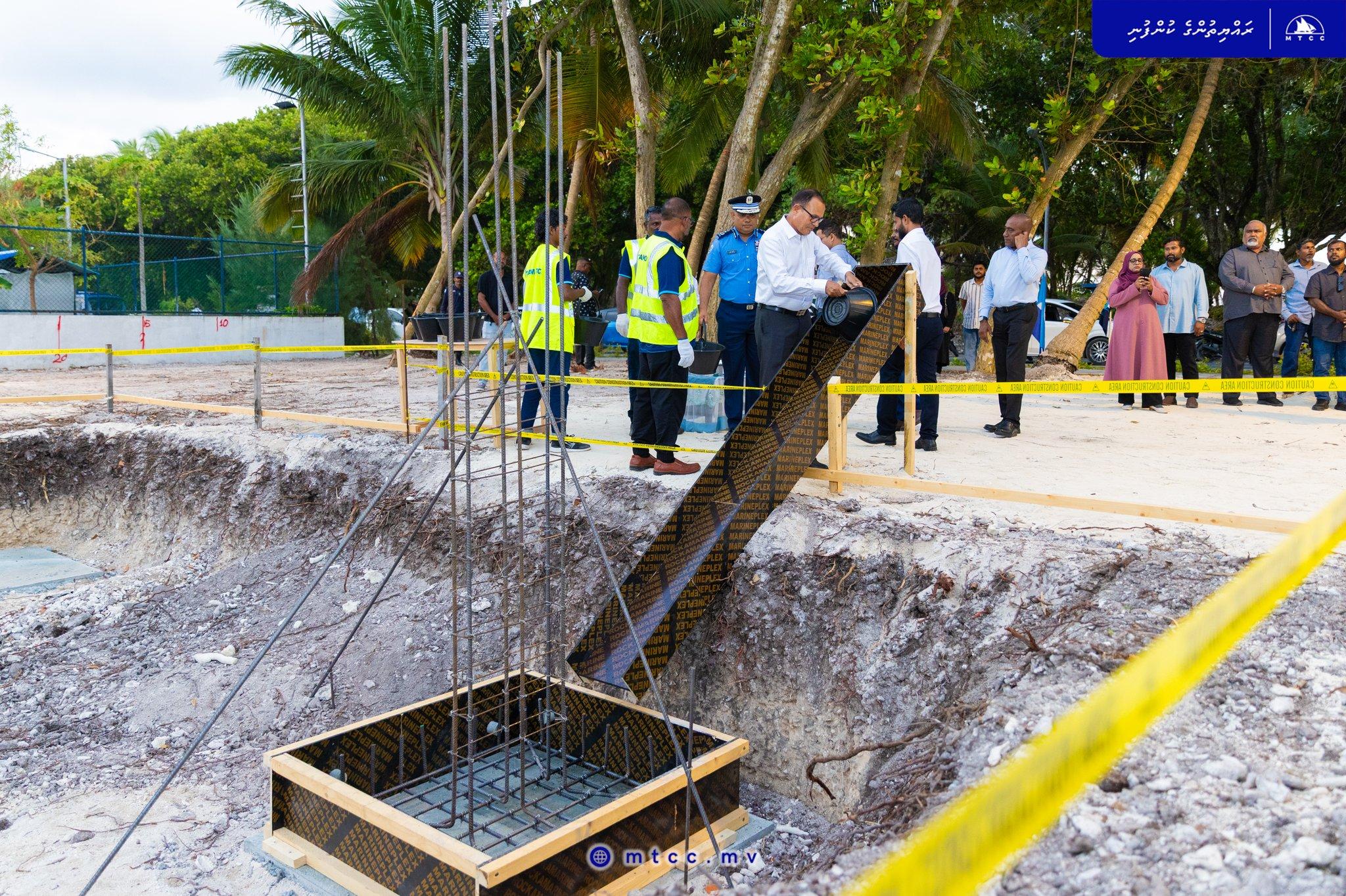 ފުވައްމުލައް ސިޓީގައި ފުލުހުންގެ އެކޮމަޑޭޝަން ބްލޮކެއް ތަރައްޤީ ކުރުމުގެ ޢަމަލީ މަސައްކަތް ފަށައިފި