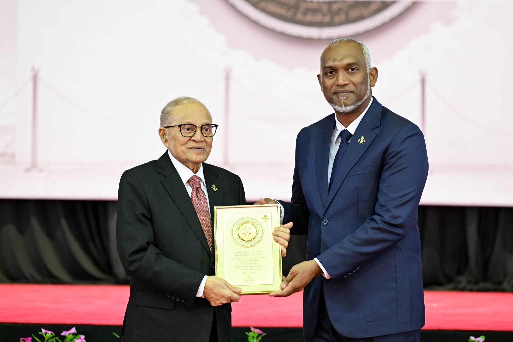 ނޮވެންބަރު 3ގެ ޝަރަފުގެ ޚާއްޞަ އައްޑަނަ ރައީސް މަޢުމޫނަށް އަރުވައިފި