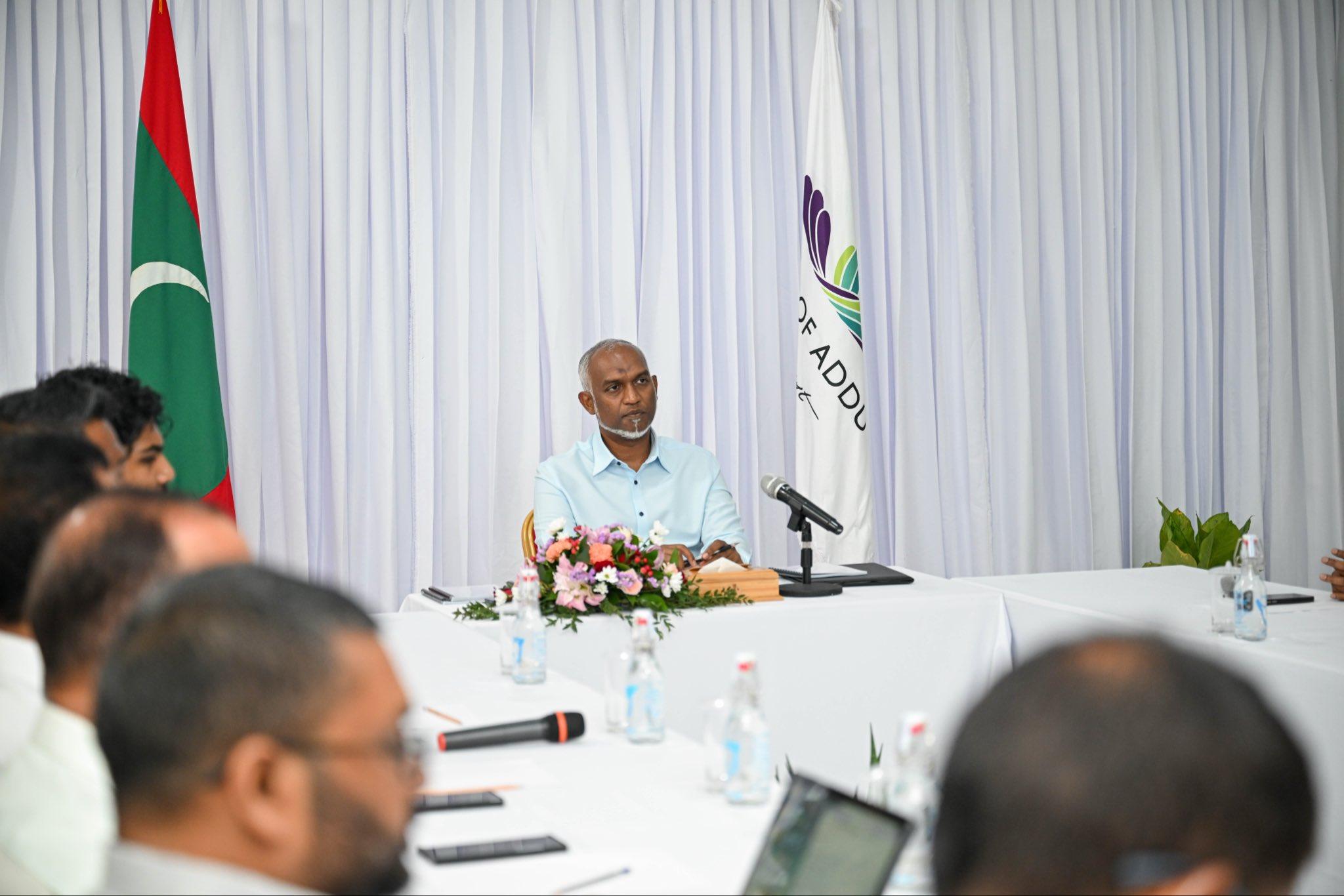 އައްޑޫ ސިޓީގެ ރައްޔިތުންނަށް އެންމެ މުހިންމު ކަންކަމާ ގުޅޭގޮތުން ސިޓީ ކައުންސިލާއިއެކު ރައީސް މުއިއްޒު މަޝްވަރާކުރައްވައިފި