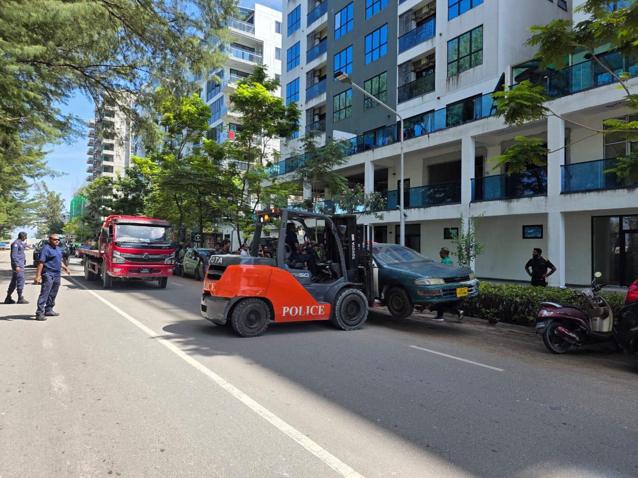 ބައުވެ ހަލާކުވެ މާލޭގެ މަގުތަކަށް ދޫކޮށްލާފައިވާ 800އަށް ވުރެ ގިނަ އުޅަނދު ނައްތާލައިފި