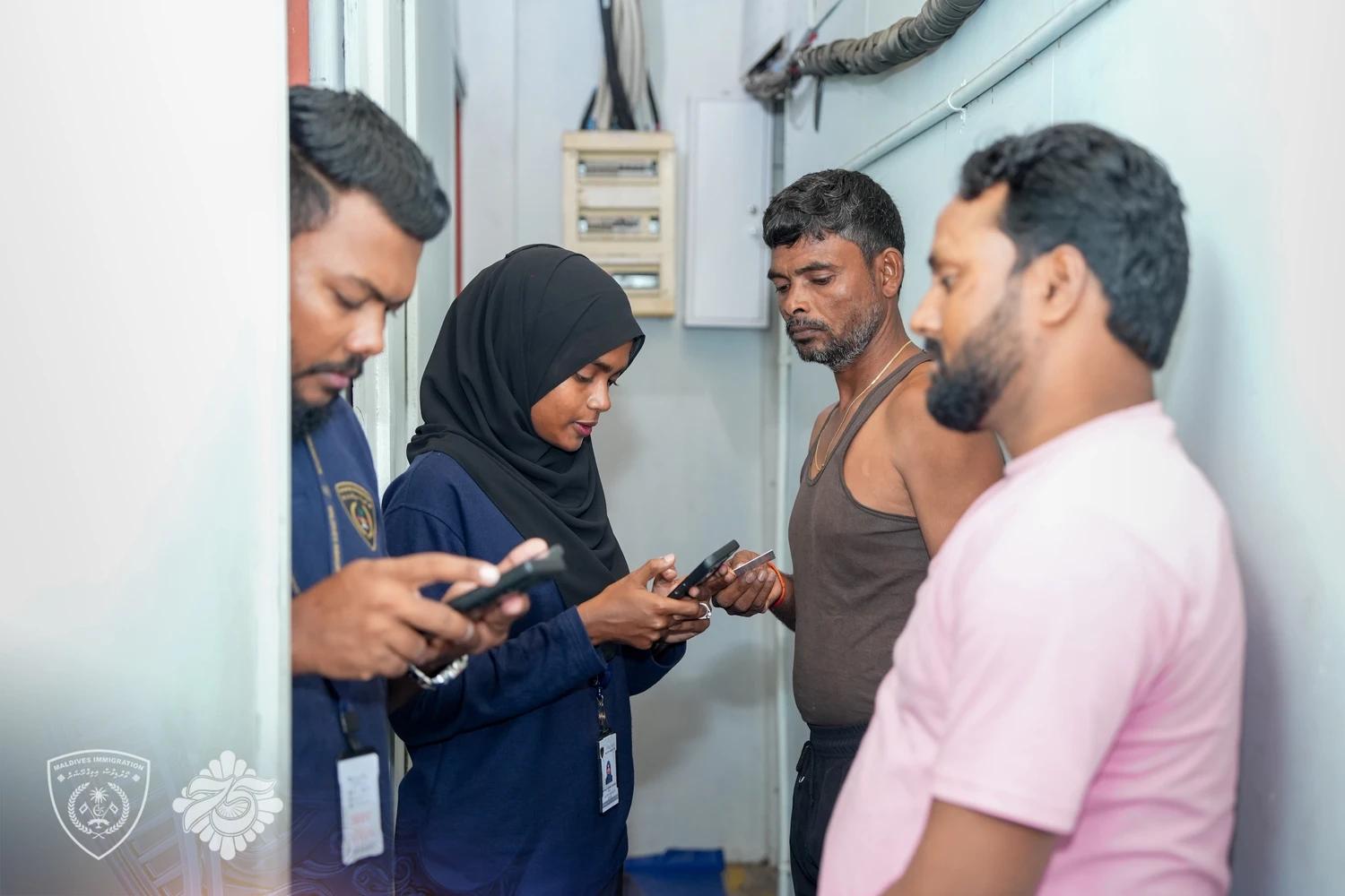 ގަވާއިދާ ޚިލާފަށް ބިދޭސީން ހިންގަމުންދިޔަ 11 ވިޔަފާރިއެއް ހުއްޓުވައިފި