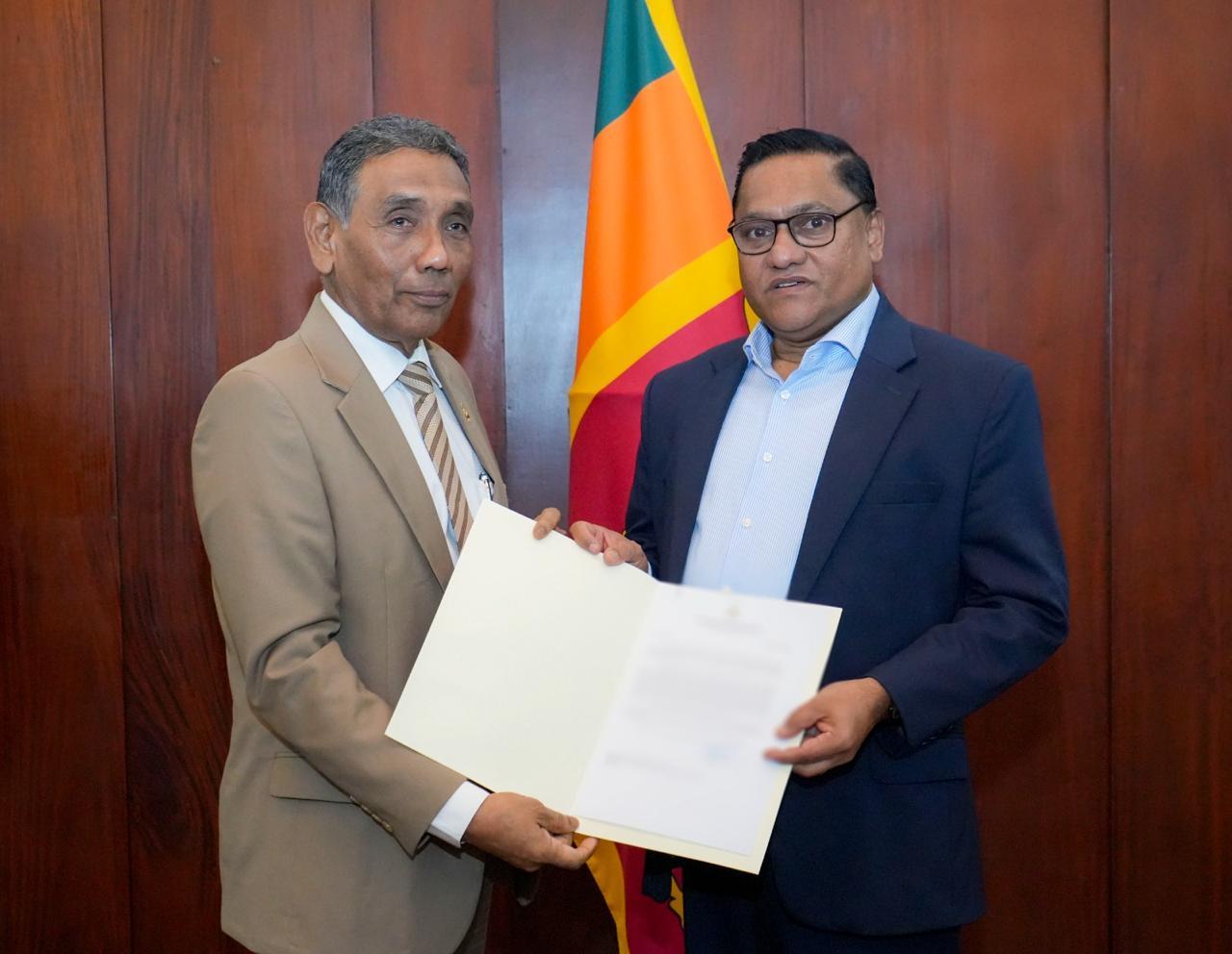 މީޑީއާތަކުގެ ތެލެތޯންއިން އެއްކުރި ފައިސާއާއި ދިވެހި ސަރުކާރުގެ ފަރާތުން ދޭން ނިންމި އެހީ ލަންކާ ސަރުކާރާއި ހަވާލުކޮށްފި