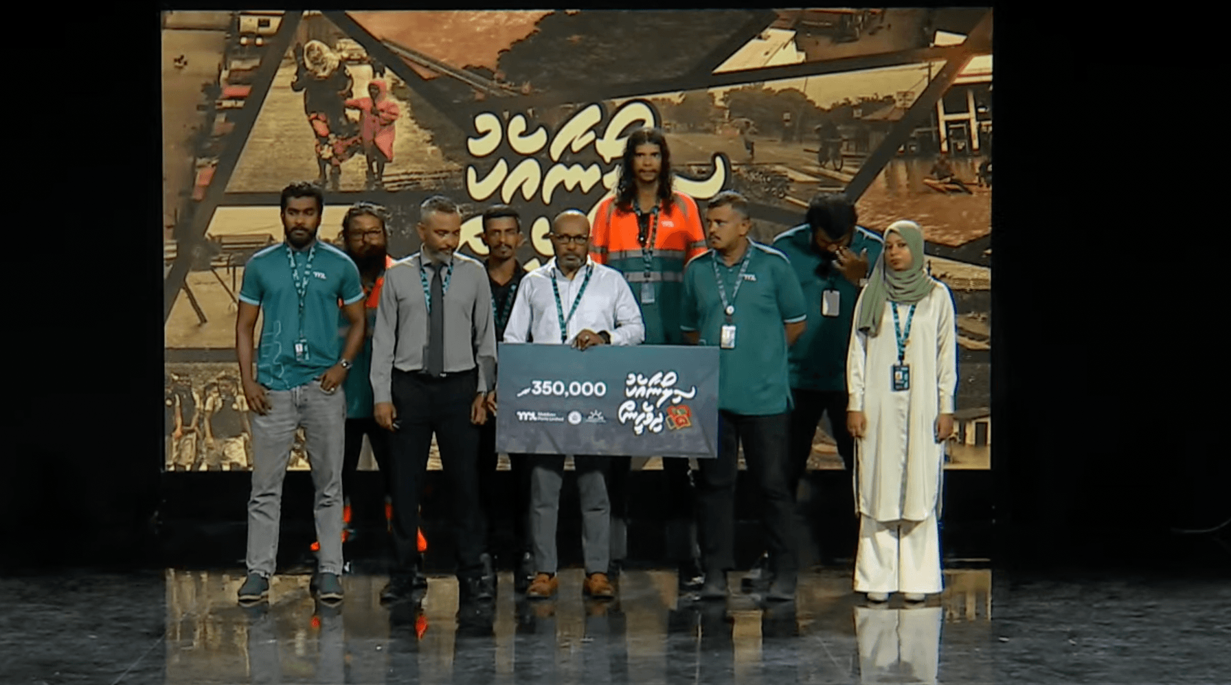 ސިލޯނާއިއެކު ދިވެހީން: އެމްޕީއެލްގެ ފަރާތުން 350,000 ރުފިޔާ ހަދިޔާކޮށްފި