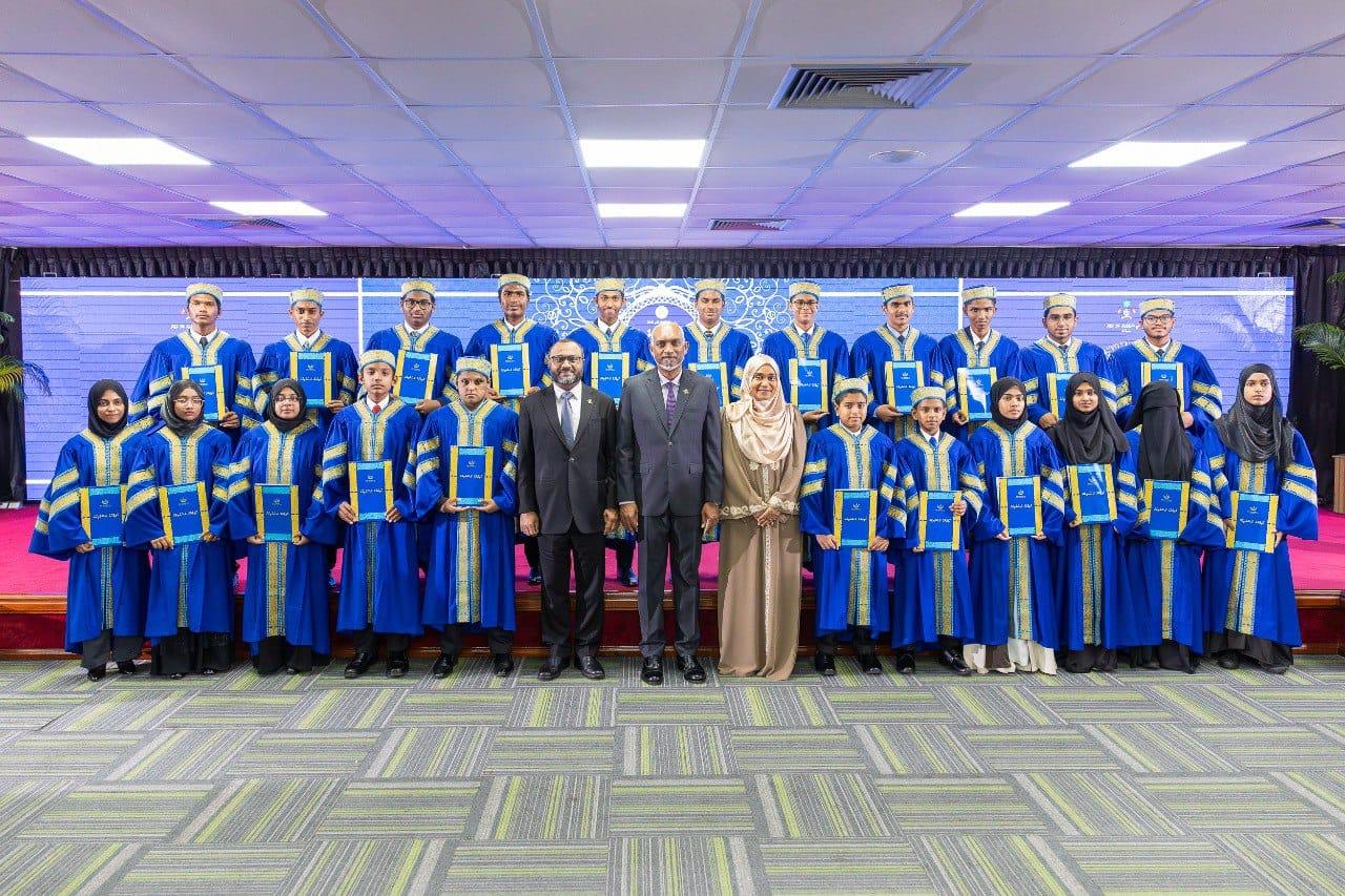 އަހަރުގެ މިހާތަނަށް 21 ކުއްޖަކު ޤުރުއާން ހިތު ދަސްކޮށްނިންމައި އިމްތިހާން ހަދާފައިވޭ!