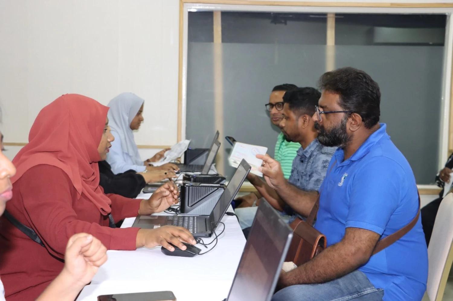 ބިދޭސީންގެ ފީތައް ނުދައްކާ ފަރާތްތަކަށް ޚިދުމަތްދިނުން މެދުކަނޑާލަން ނިންމައިފި