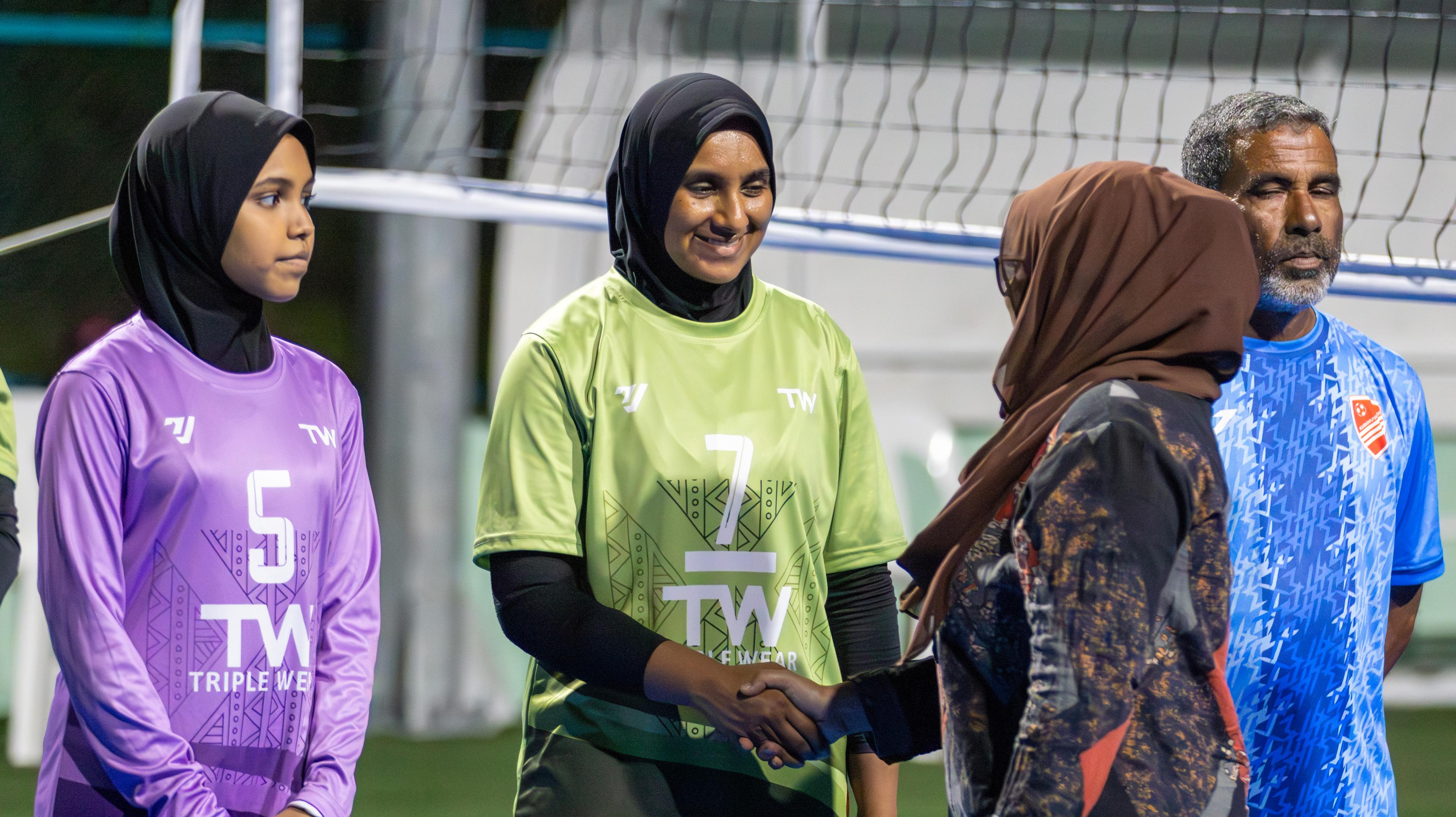 ސަމާގެ މޮޅު ކުޅުމާއެކު ޔޫބީއެމްއެލް ކުއީން އަތުން ޓްރިޕަލް ވެއާއަށް ފަސޭހަ މޮޅެއް