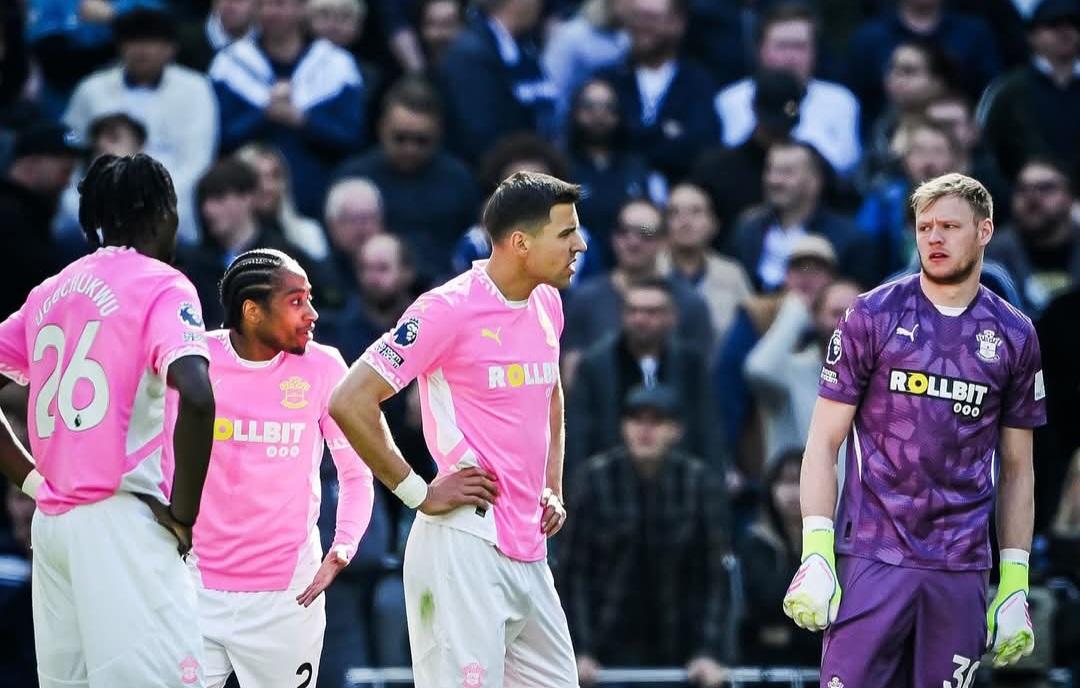 ޓޮޓެންހަމް އަތުން ބަލިވެ ސައުތްހެމްޓަން ރެލިގޭޓްވެއްޖެ