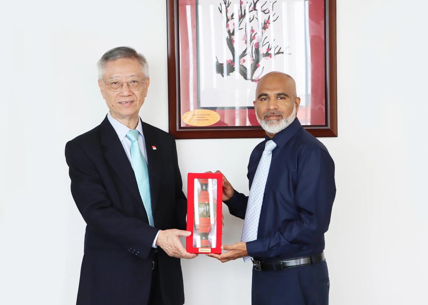 ސިންގަޕޫރާއިއެކު ތަޢުލީމީ ގުޅުންތައް އިތުރަށް ހަރުދަނާކުރުމަށް މަޝްވަރާކޮށްފި