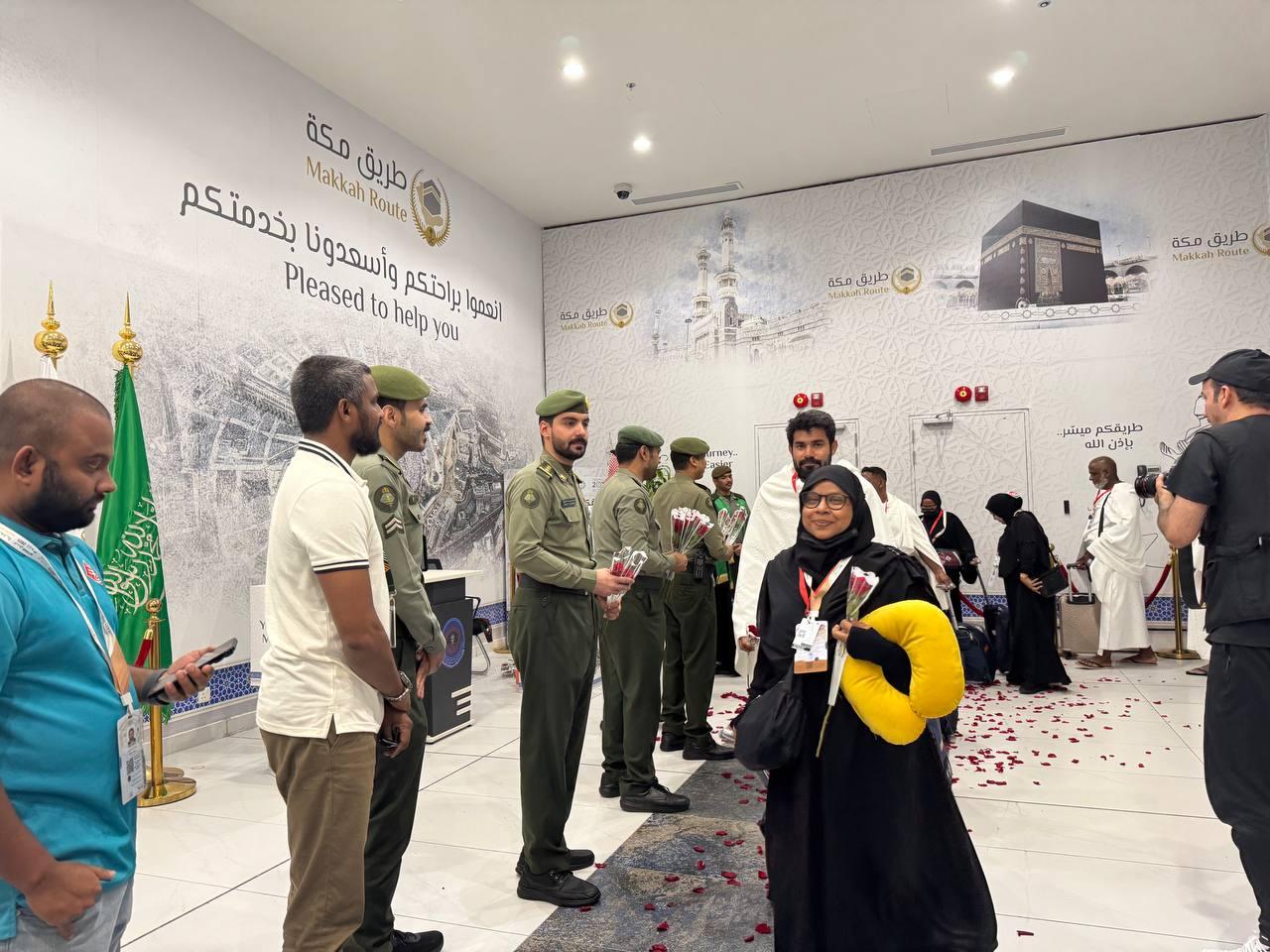 ދިވެހި ހައްޖުވެރިންގެ ފުރަތަމަ ގްރޫޕަށް ޖިއްދާ އެއާޕޯޓުން ހޫނު މަރުހަބާއެއް!