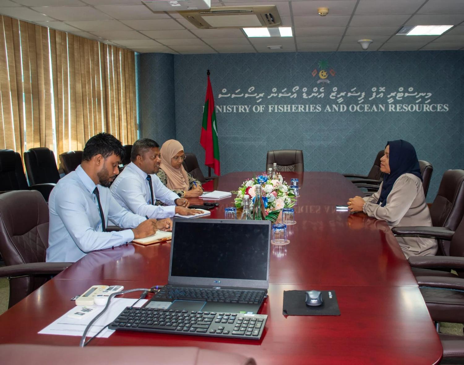 އައްޑޫ ސިޓީ މީދޫގެ މަސްވެރިންނަށް ދިމާވެފައިވާ ދަތިތައް ހައްލުކުރުމާ ގުޅެގޮތުން މަޝްވަރާކުރައްވައިފި