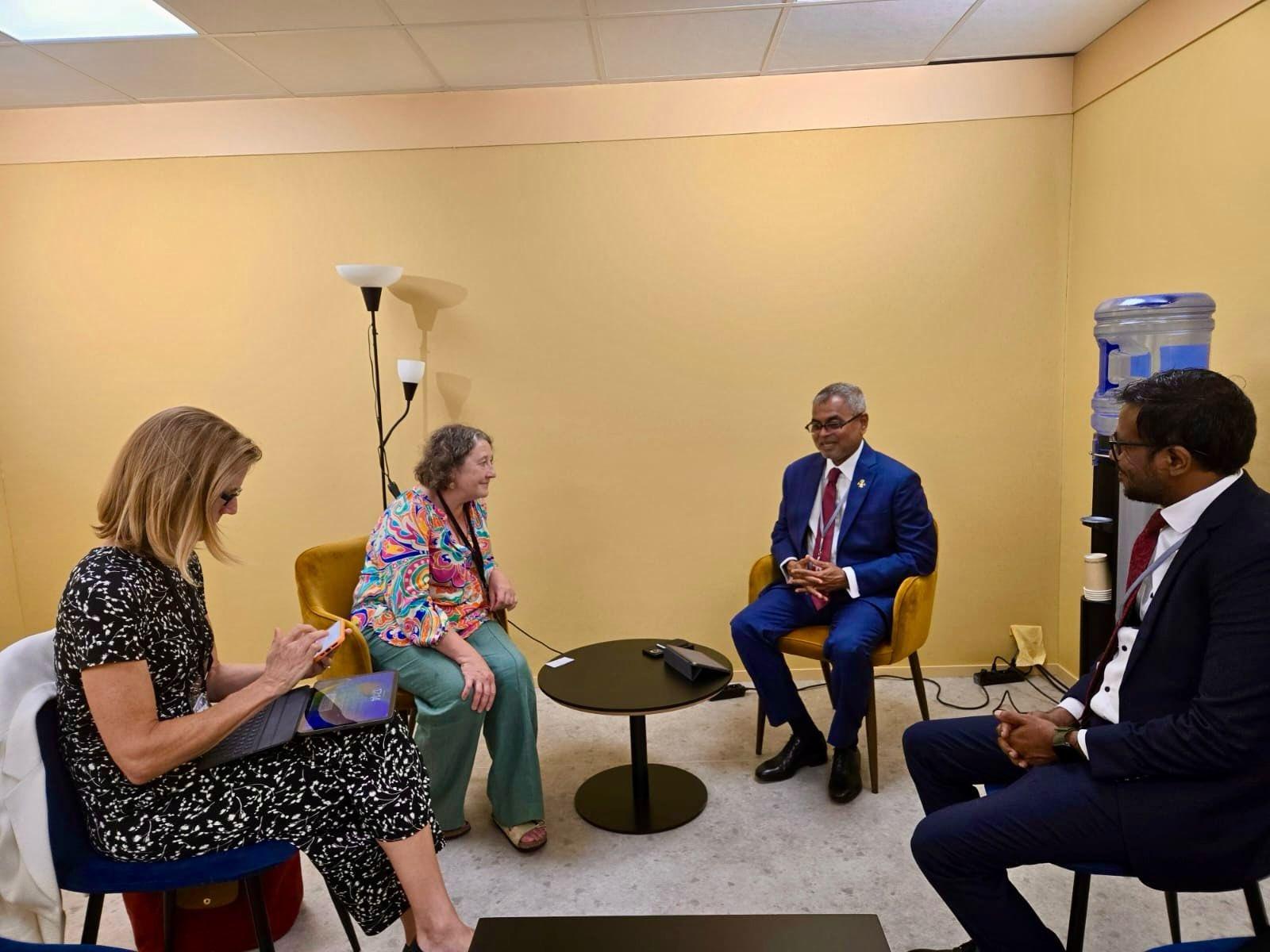 ޙިމާޔަތްކުރެވިފައިވާ ސަރަޙައްދުތައް މެނޭޖްކުރުމަށް ޔޫކޭއިން ދޭ އެހީތެރިކަމަށް ރާއްޖޭގެ ޝުކުރު!