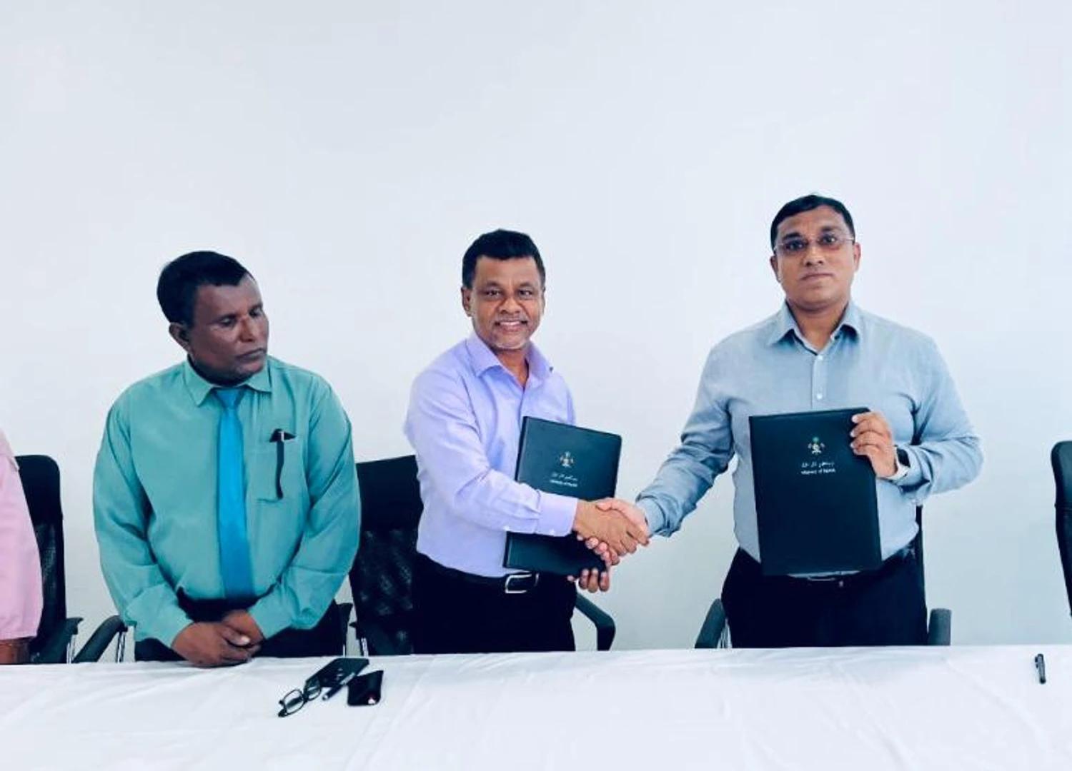 މާފަރު ރައްޔިތުން އެދުނުގޮތަށް ސިއްޙީ މަރުކަޒުގެ ބެޑް ކެޕޭސިޓީ 21 އެނދަށް އިތުރުކޮށް އެއްބަސްވުމުގައި އަލުން ސޮއިކޮށްފި