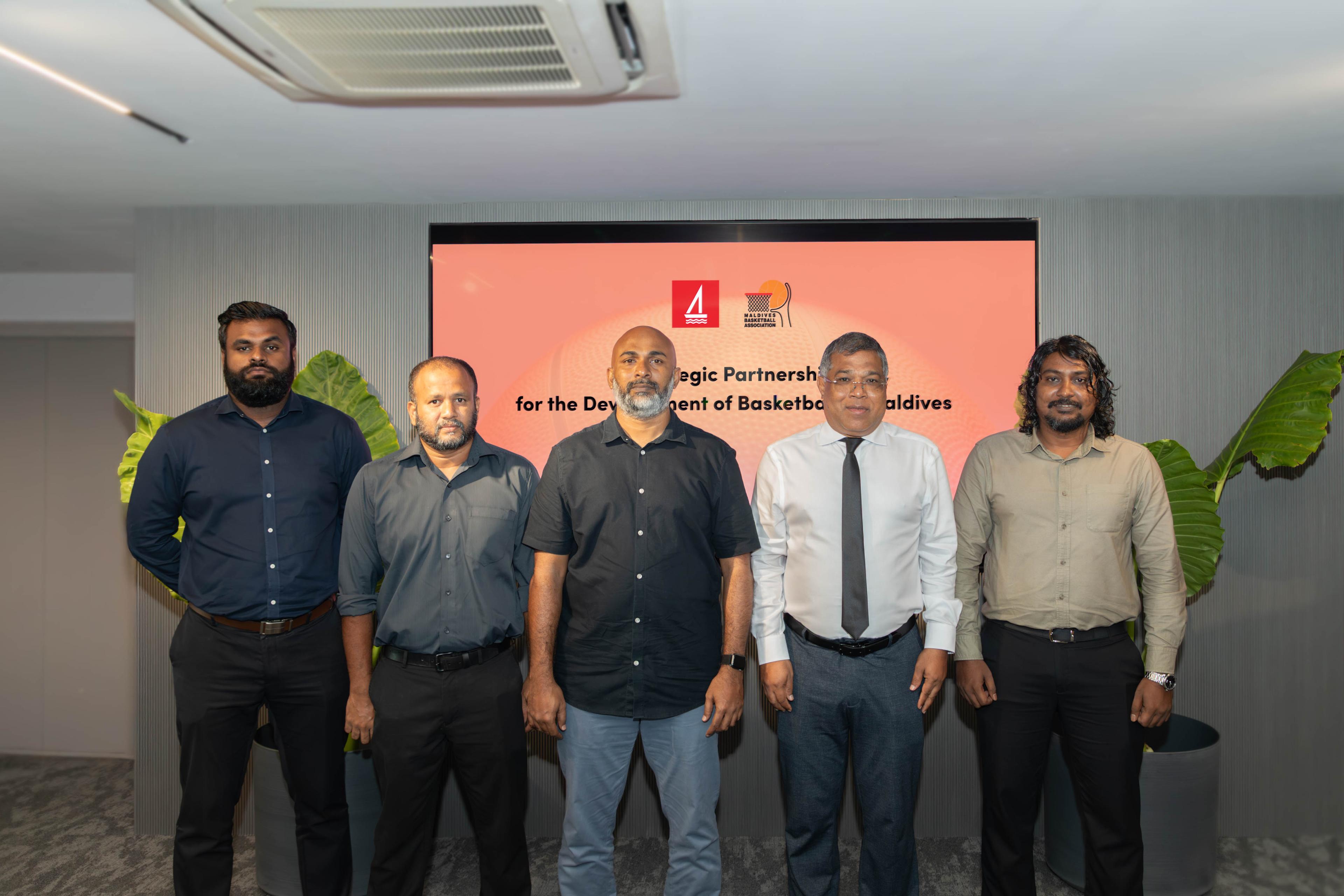 ބާސްކެޓު އެސޯސިއޭޝާއިއެކު ބީއެމްއެލްއިން 5 އަހަރު ދުވަހުގެ އެއްބަސްވުމެއް: އިންޑޯ ބާސްކެޓްބޯޅަ އެރީނާއެއް ތަރައްގީކުރުމަށް އެހީވާނެ!