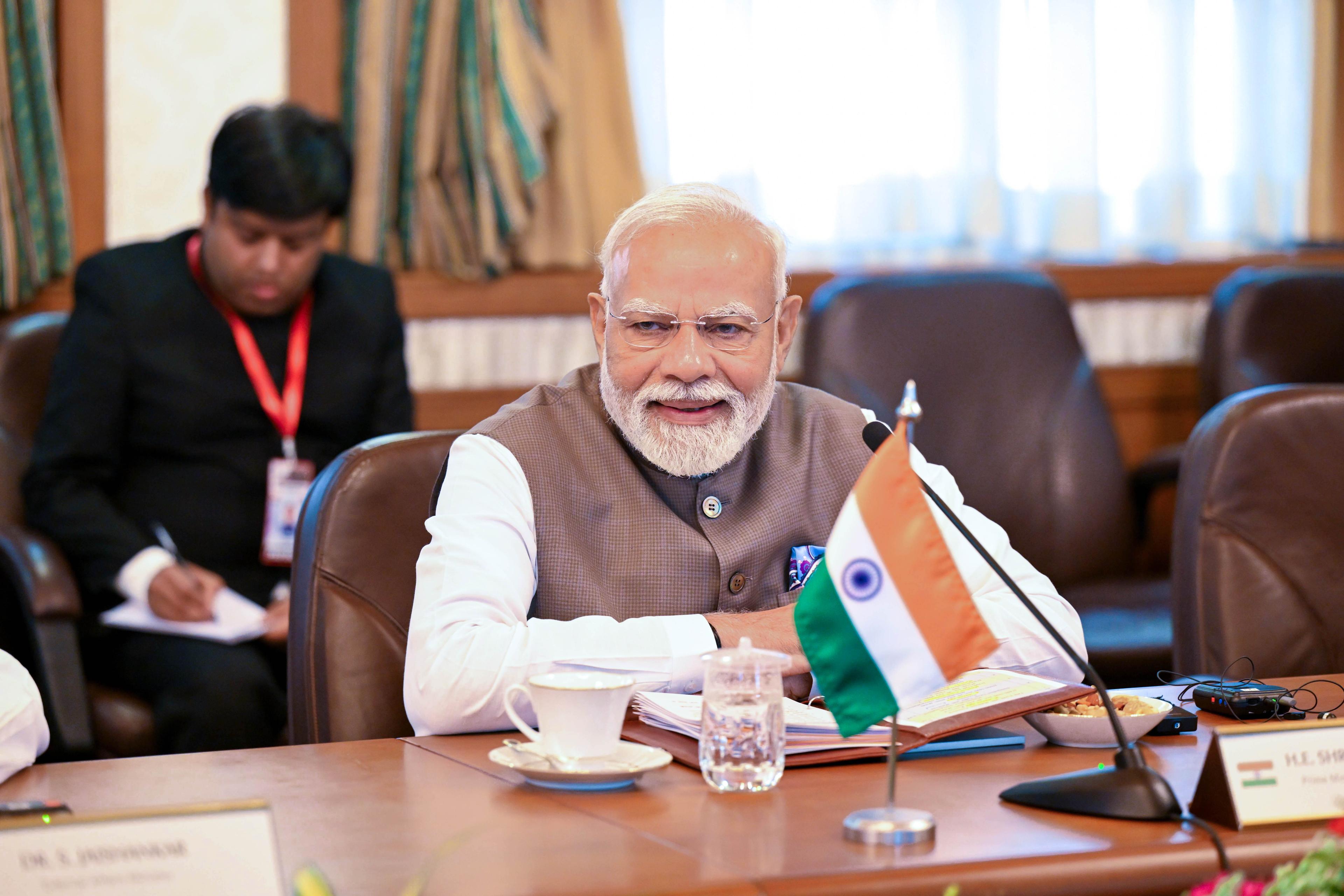 އިންޑިއާ ވެގެންދާނީ ރާއްޖޭން ބޭނުންޖެހޭ ކޮންމެ ދަނޑިވަޅެއްގައިވެސް އެންމެ ފުރަތަމަ އެހީތެރިކަން ފޯރުކޮށްދޭނެ ޤައުމަށް - މޯދީ