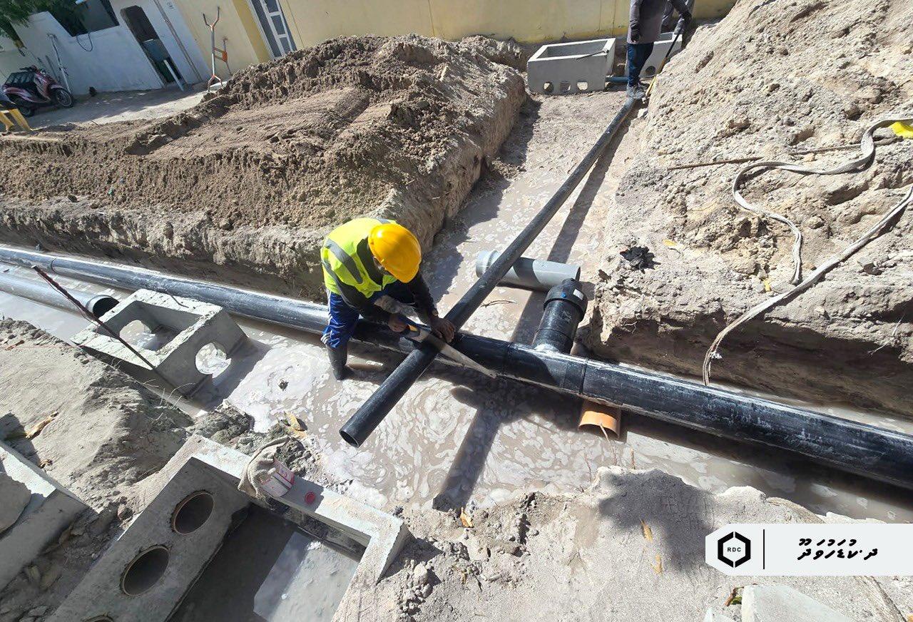 ކުޑަހުވަދޫ މަގު ހެދުމުގެ މަޝްރޫއުގެ މަސައްކަތް ބާރު ސްޕީޑެއްގައި ކުރިޔަށް