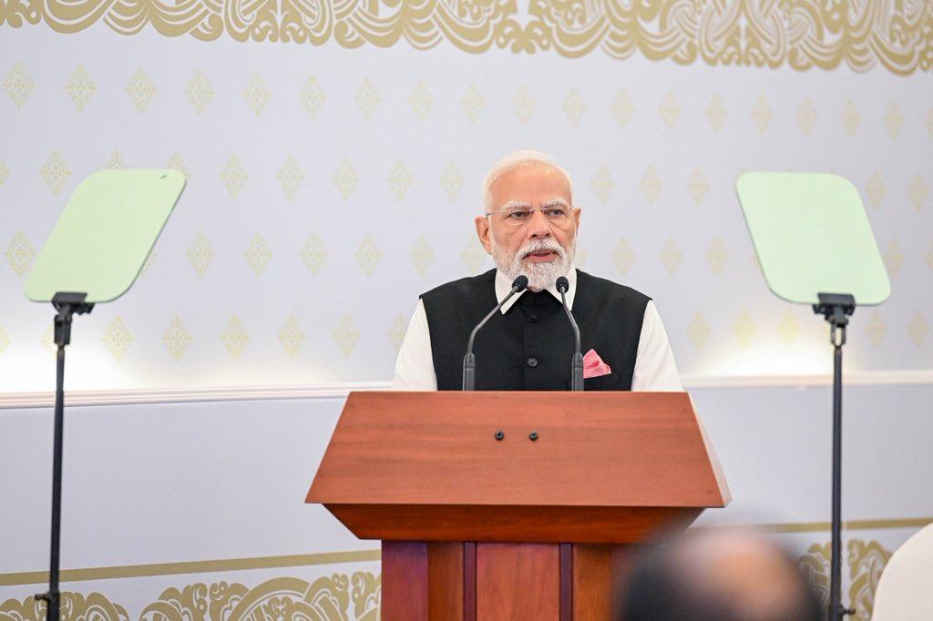 ދެގައުމުގެ ގުޅުން މޯދީ މިފަހަރު ސިފަކޮށްދެއްވީ ދިވެހި ބަހުން: "ޑިޕްލެމެސީޢަށްވުރެ ބޮޑަށް ފެންނަނީ ގާތް ގުޅުން"