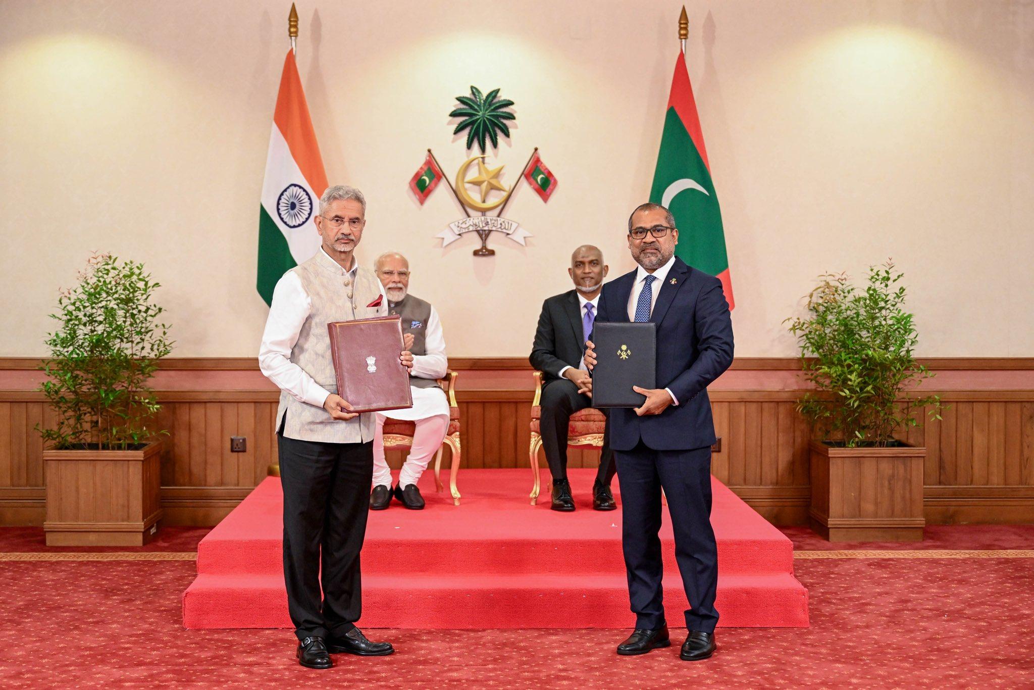 އިންޑިއާއާއި ރާއްޖެ އާއި ދެމެދު 8 އެއްބަސްވުމެއްގައި ސޮއިކޮށްފި